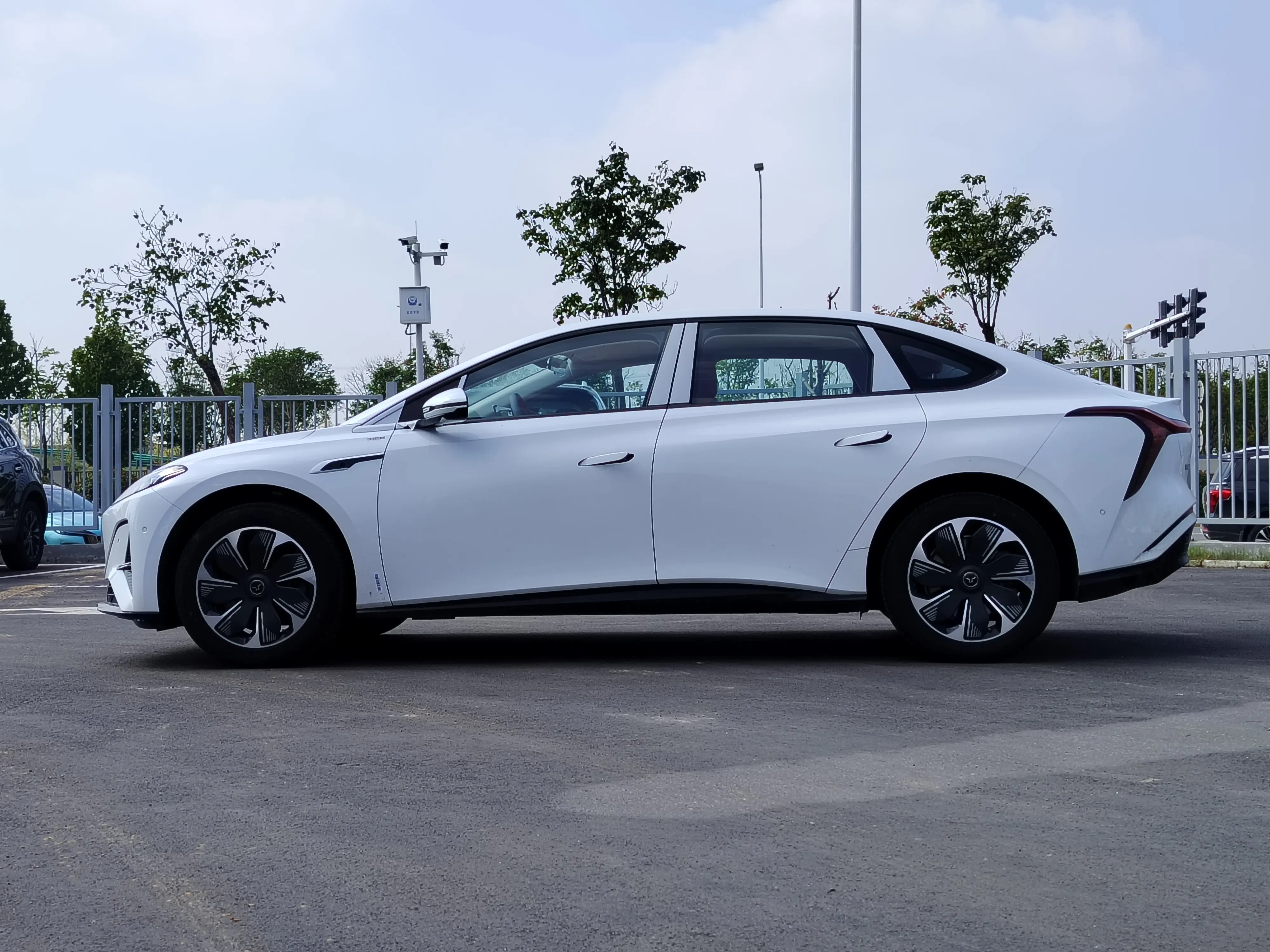 Hongqi Red Flag Tiangong 05