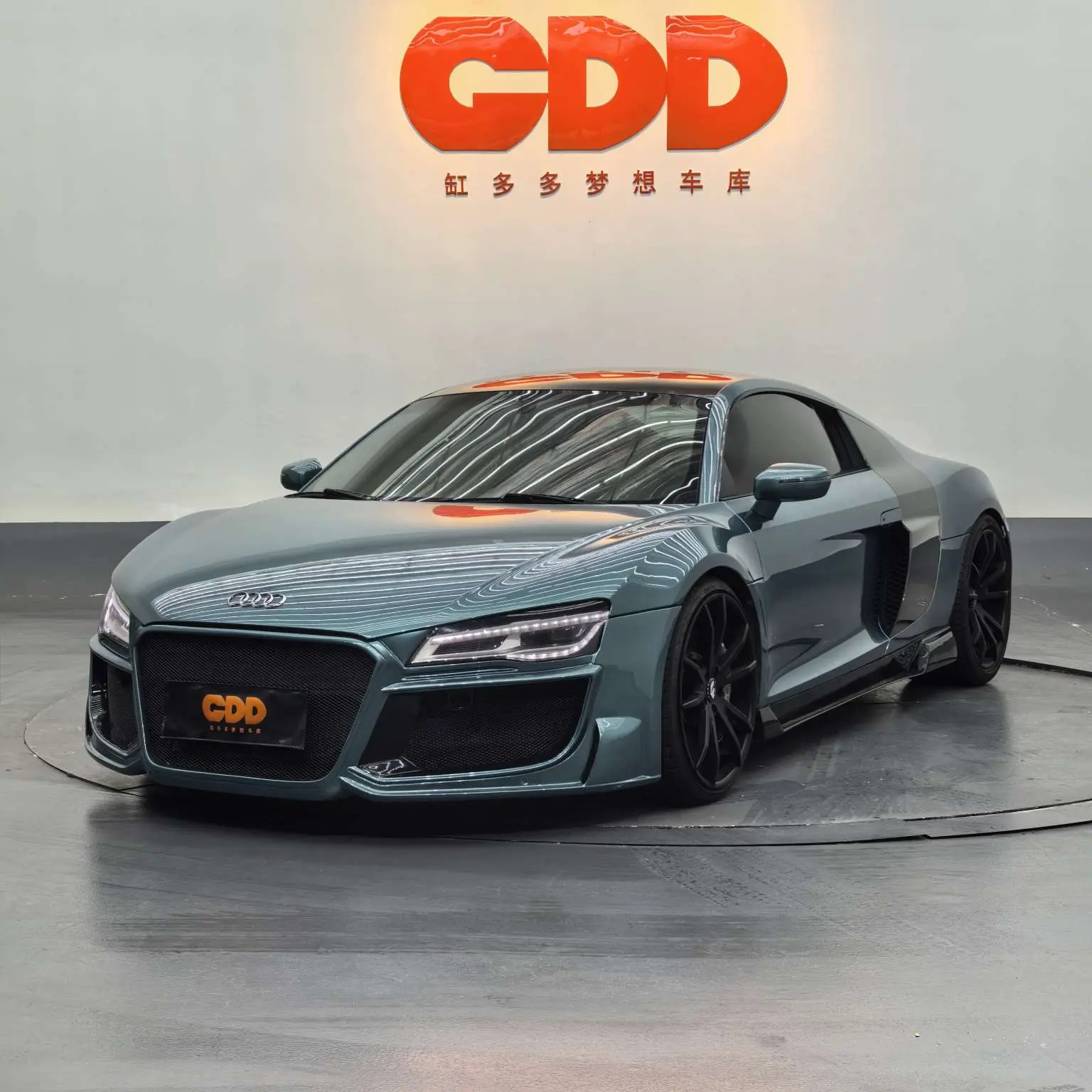 Audi R8