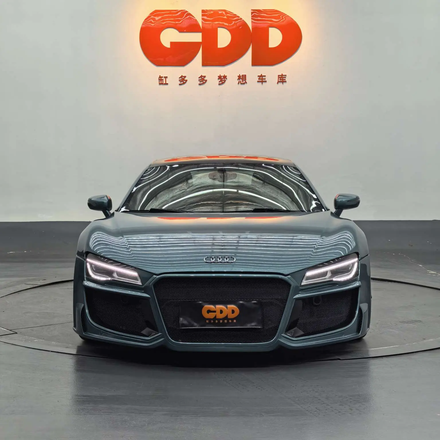 Audi R8