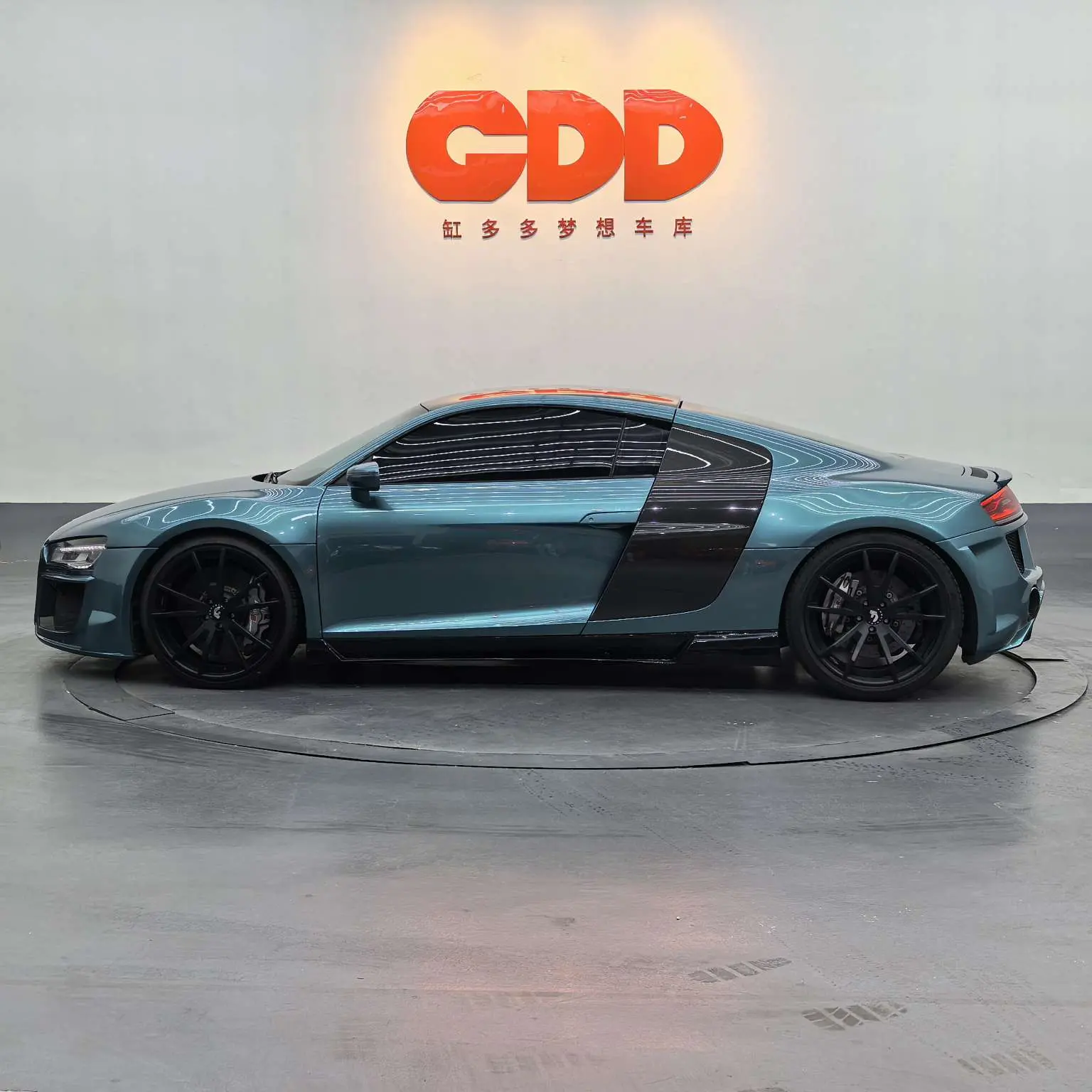 Audi R8