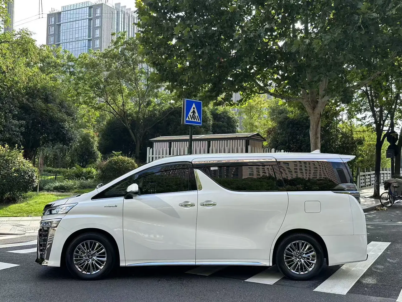 Toyota Crown Wellfire