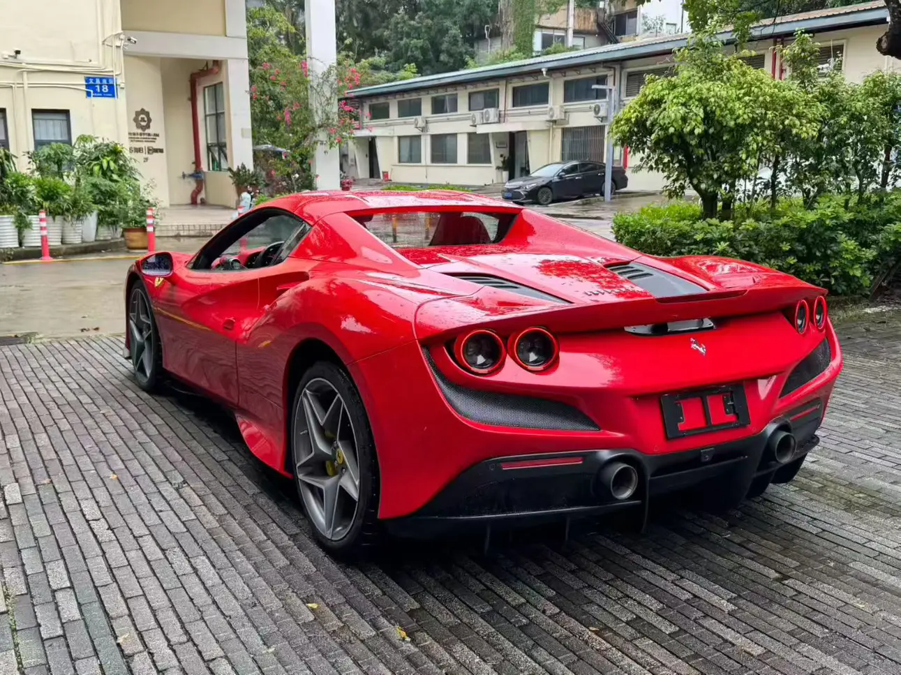 Ferrari F8