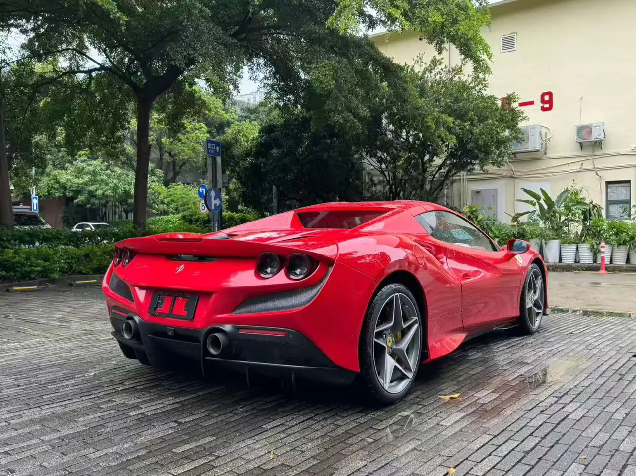 Ferrari F8