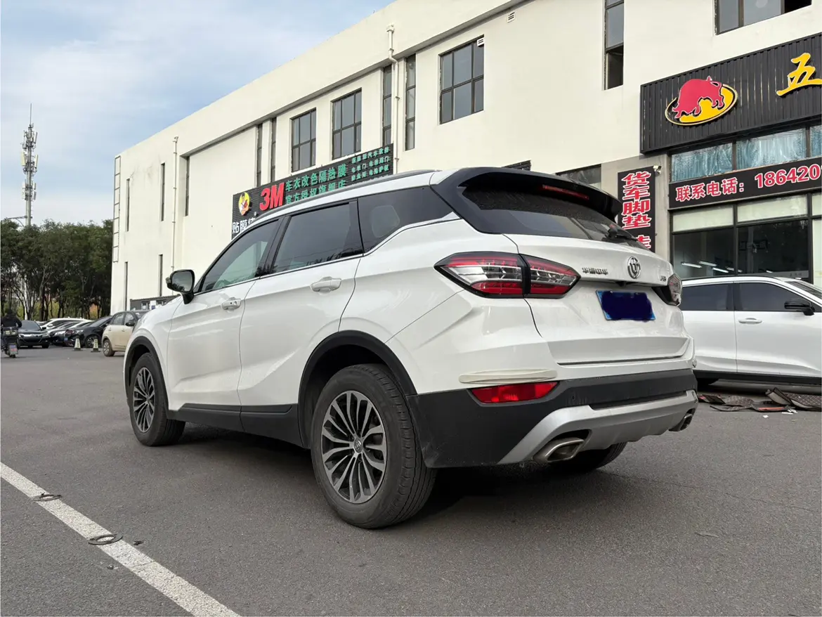 Brilliance Zhonghua V6