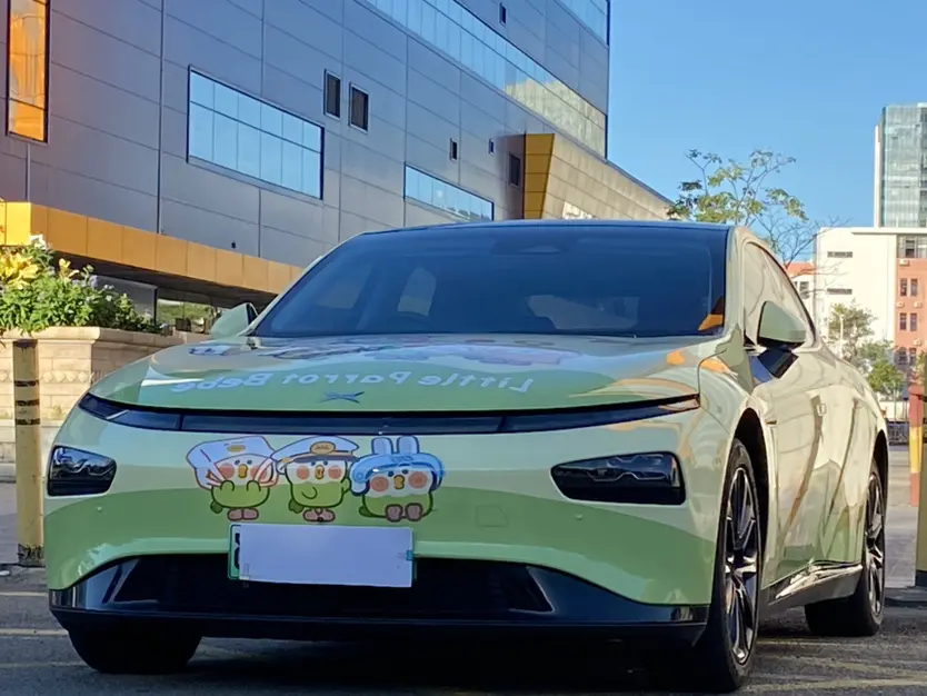 Xpeng P7  из Китая