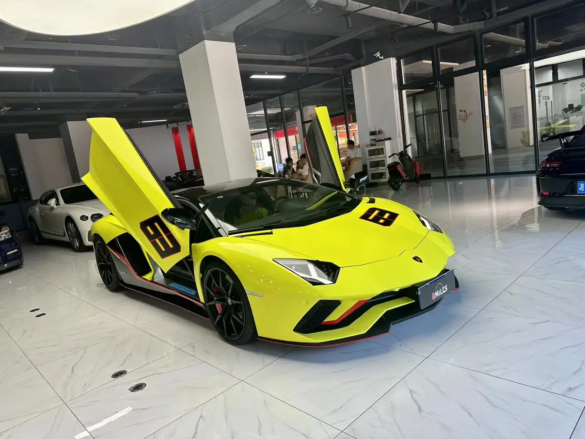 Lamborghini Aventador