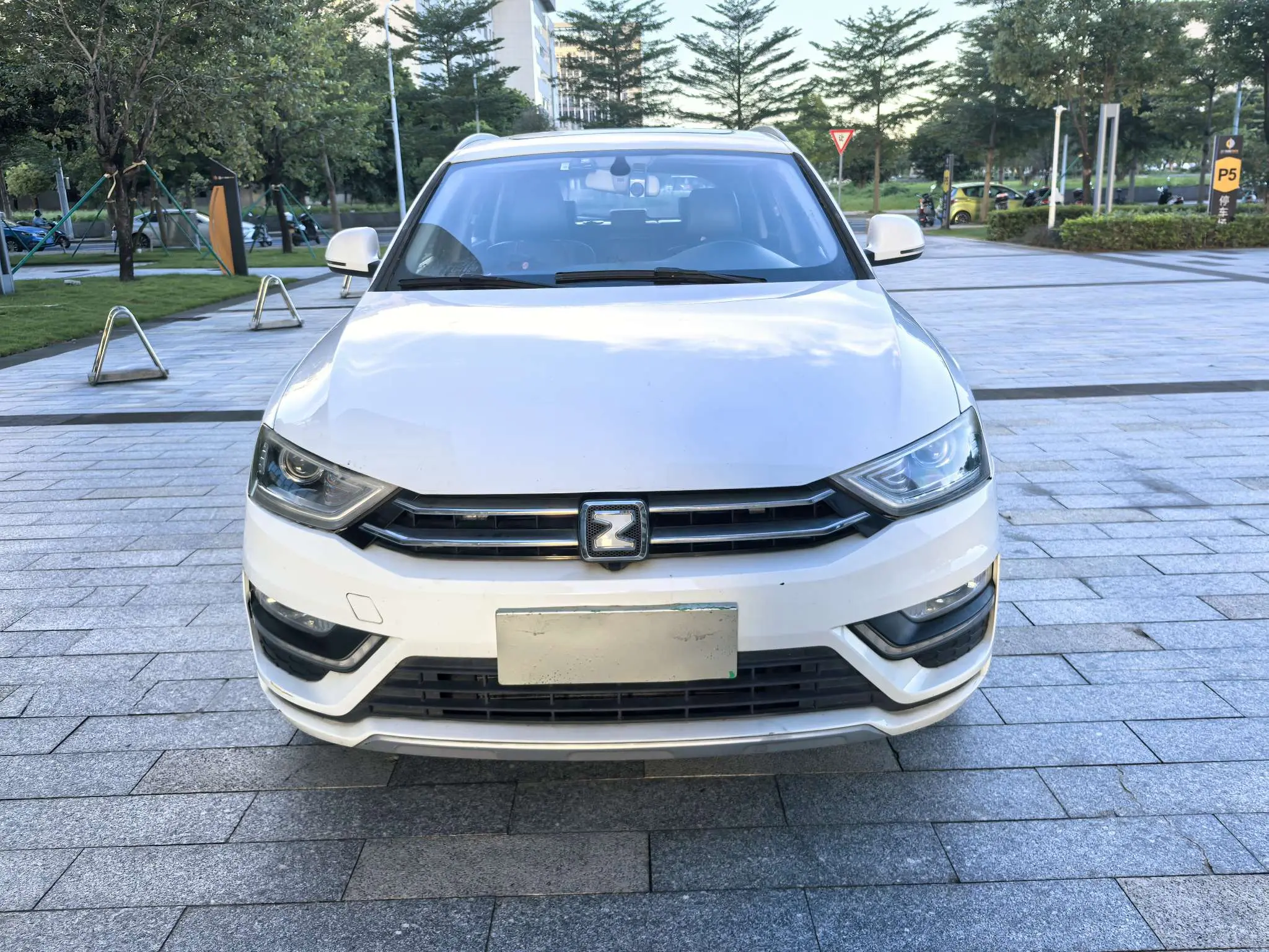 Zotye SR7