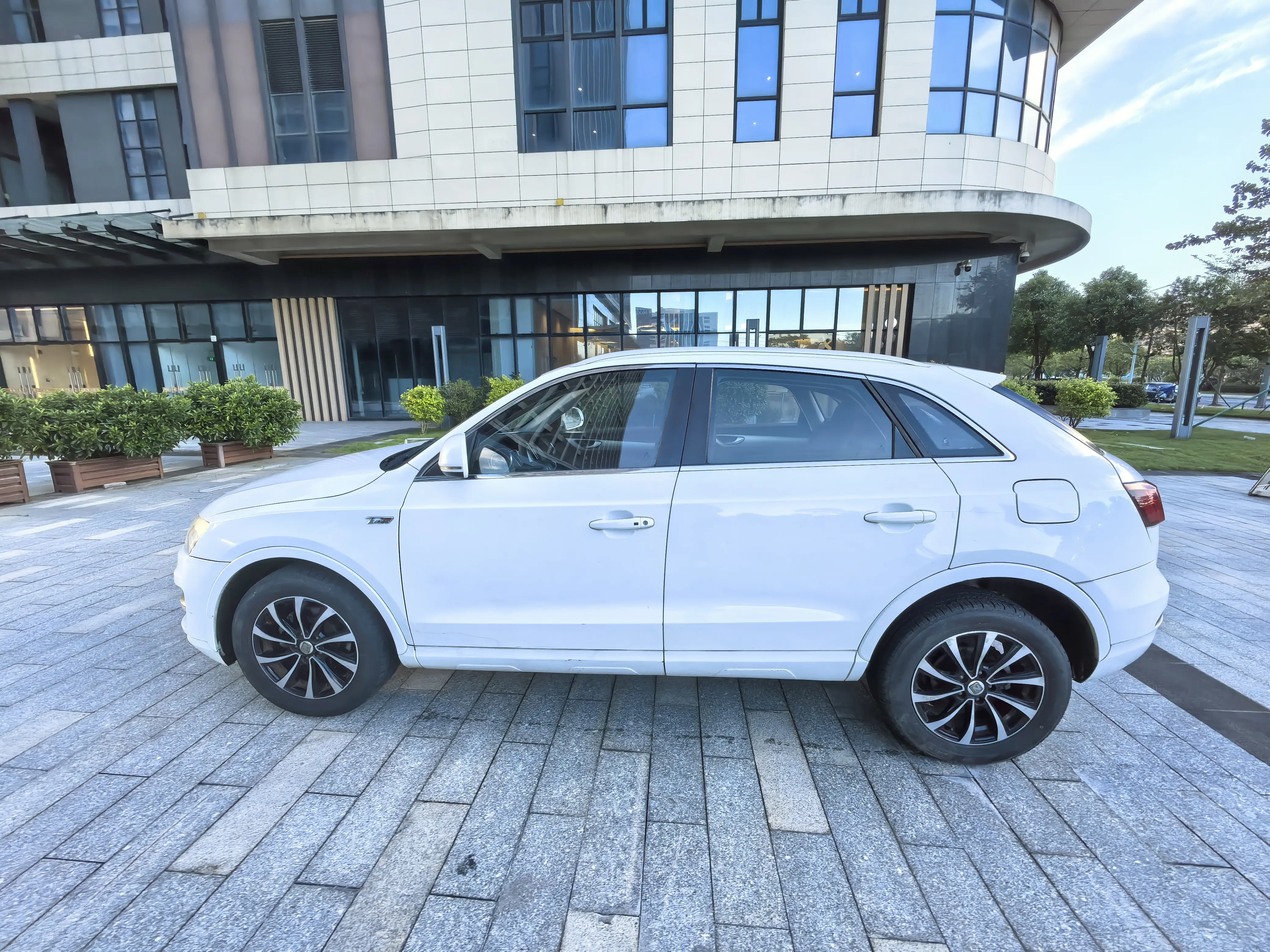 Zotye SR7