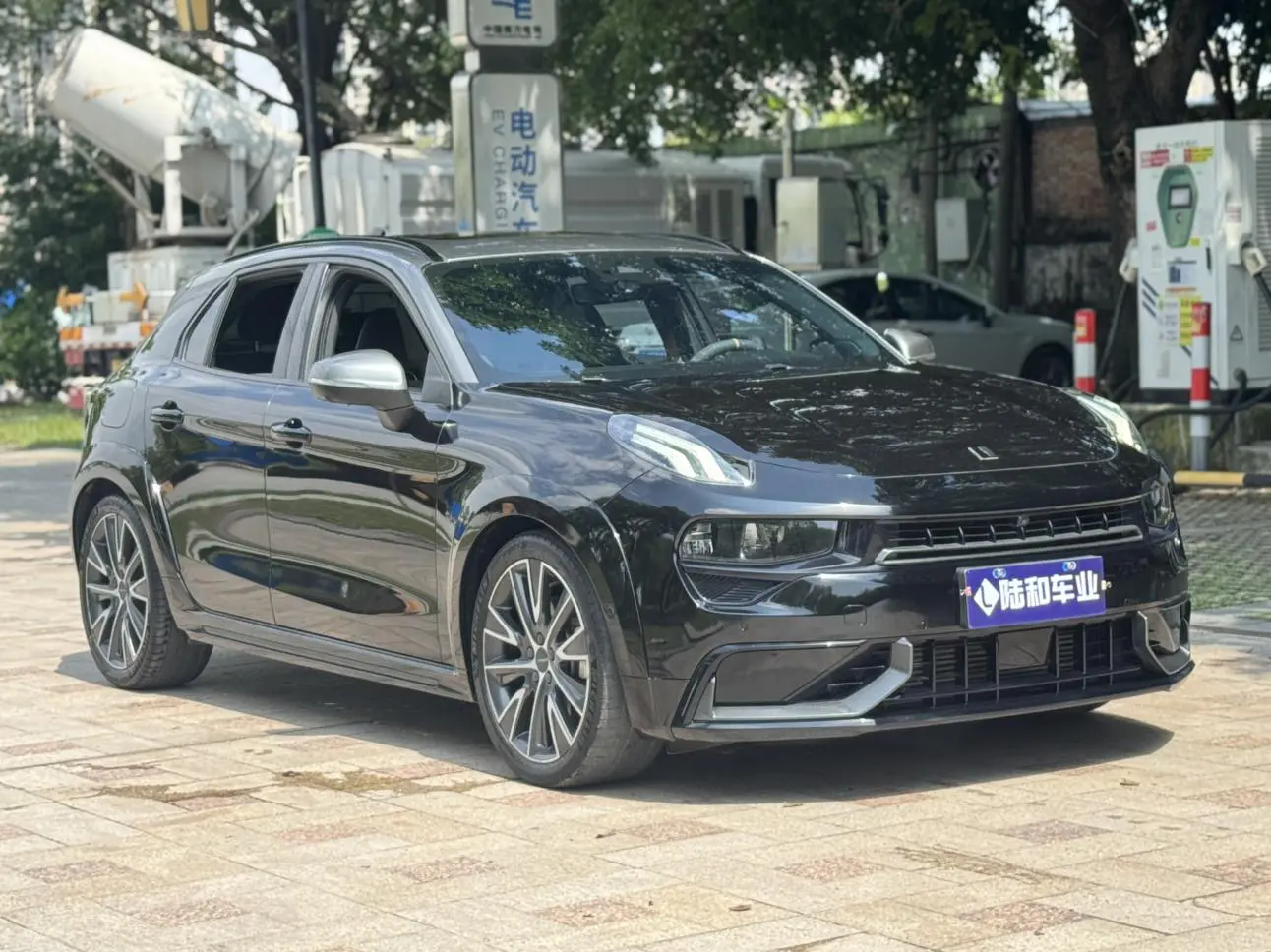 Lynk & Co 02 Hatchback