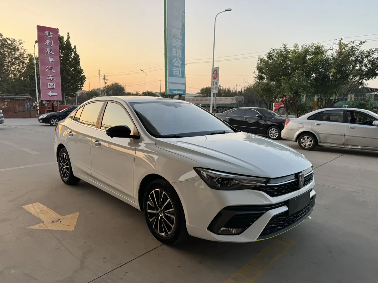 Roewe i5