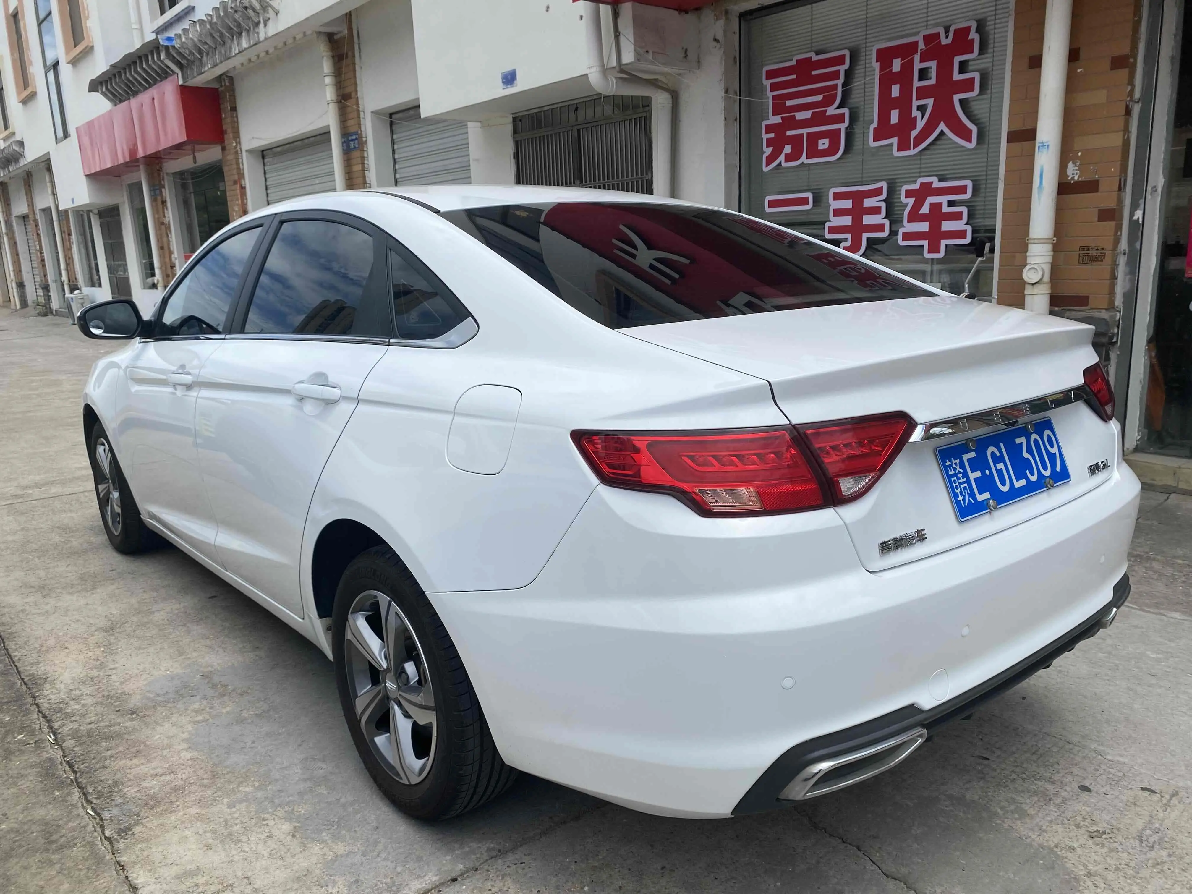Geely Emgrand GL