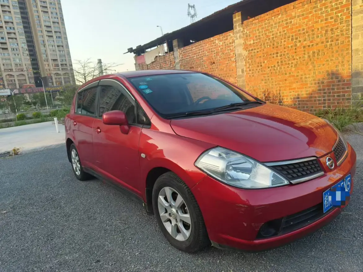 Nissan Tiida