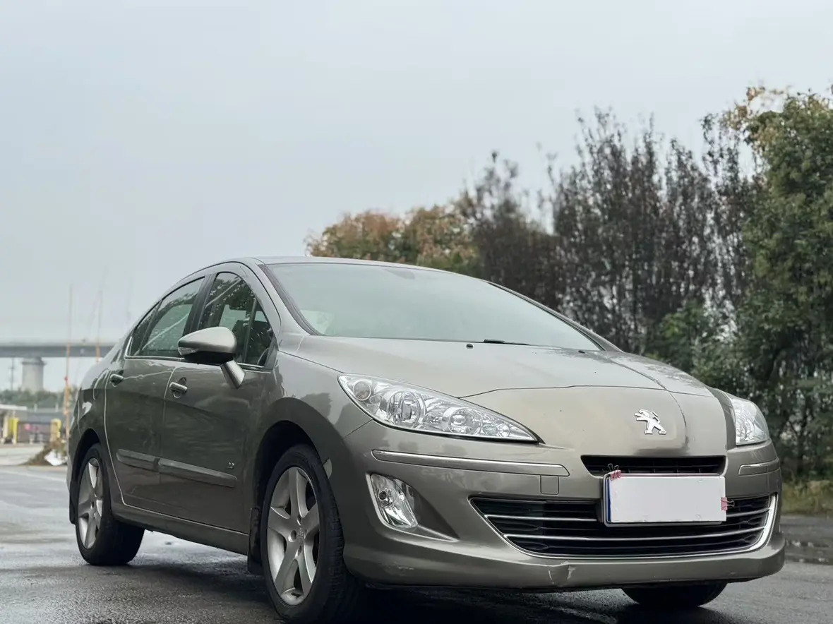 Peugeot 408