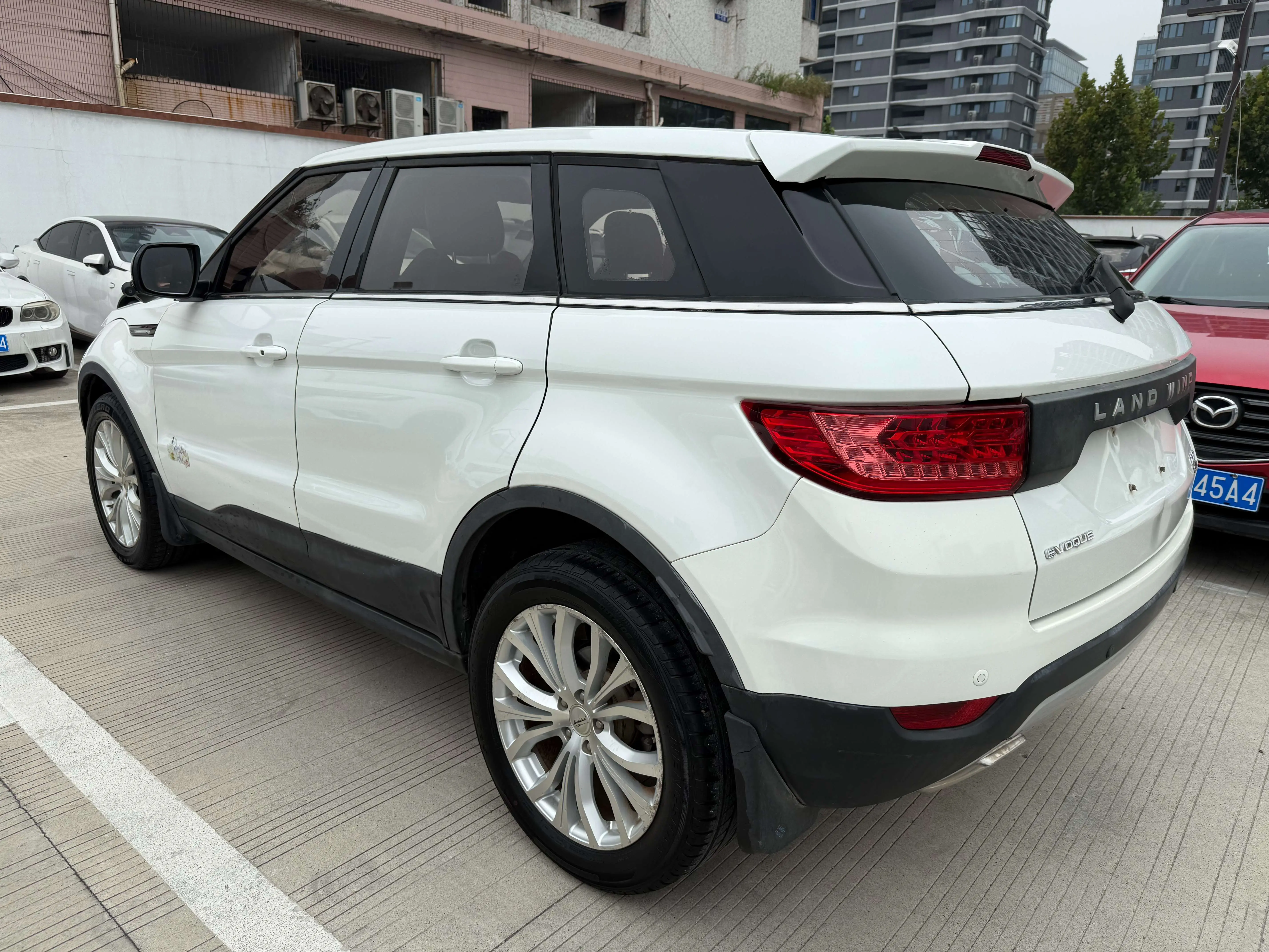 Lu Feng Landwind X7