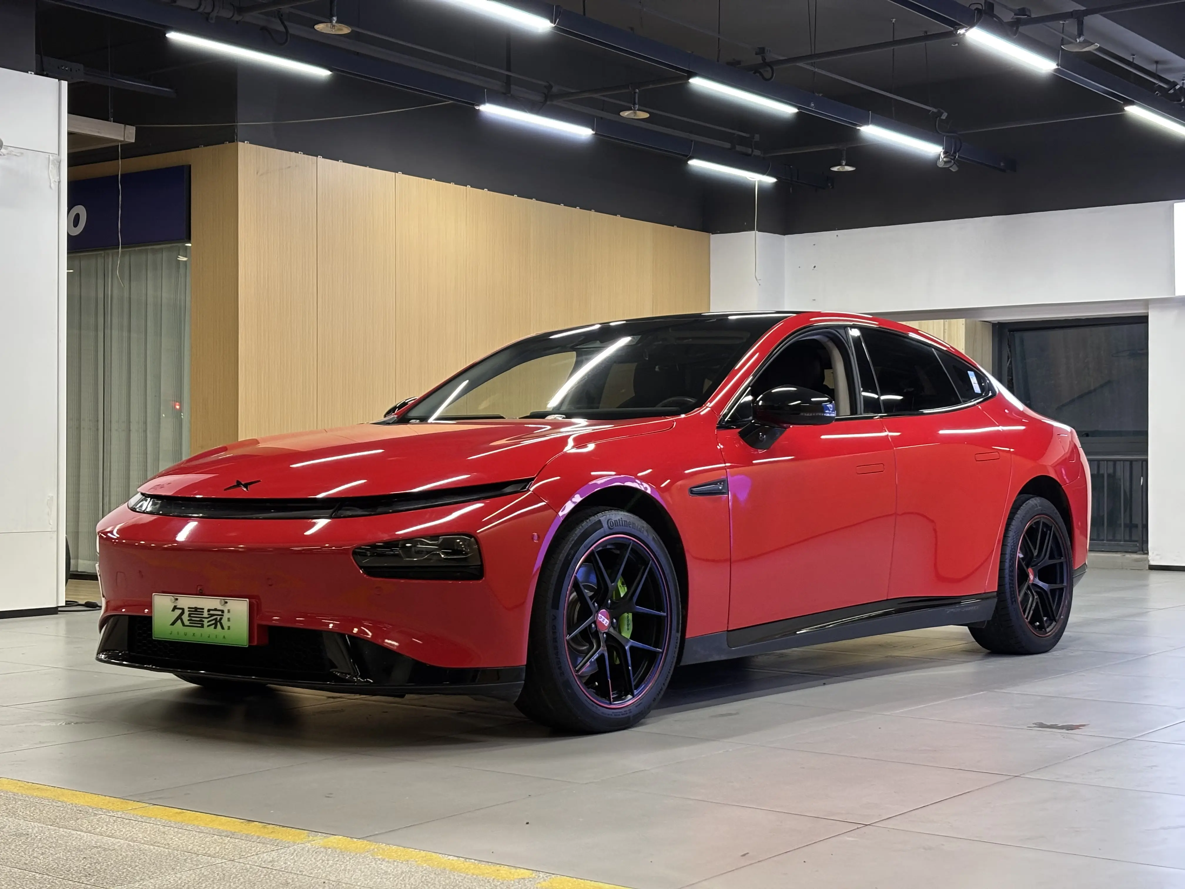 Xpeng P7  из Китая