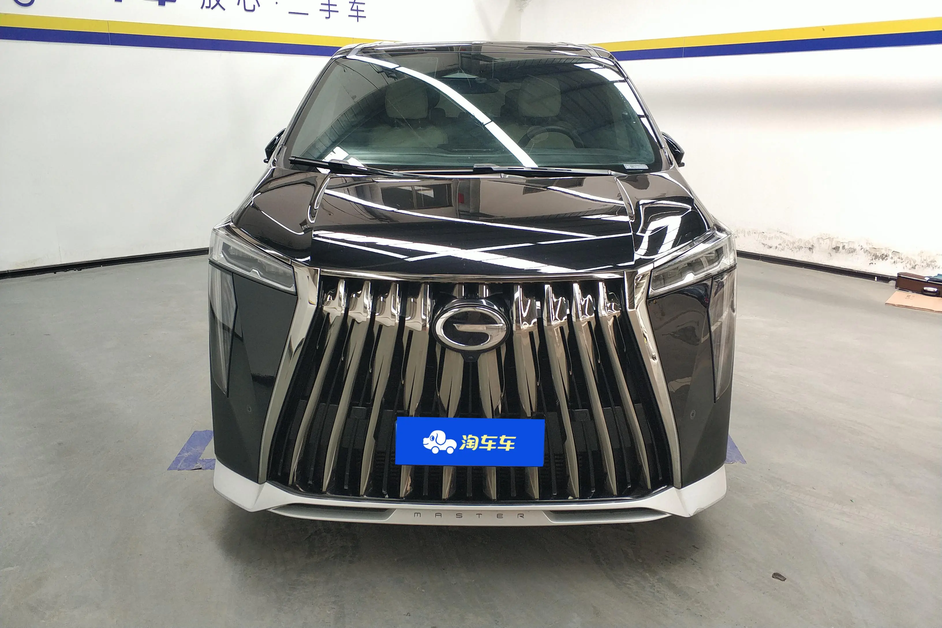 GAC Trumpchi M8  из Китая