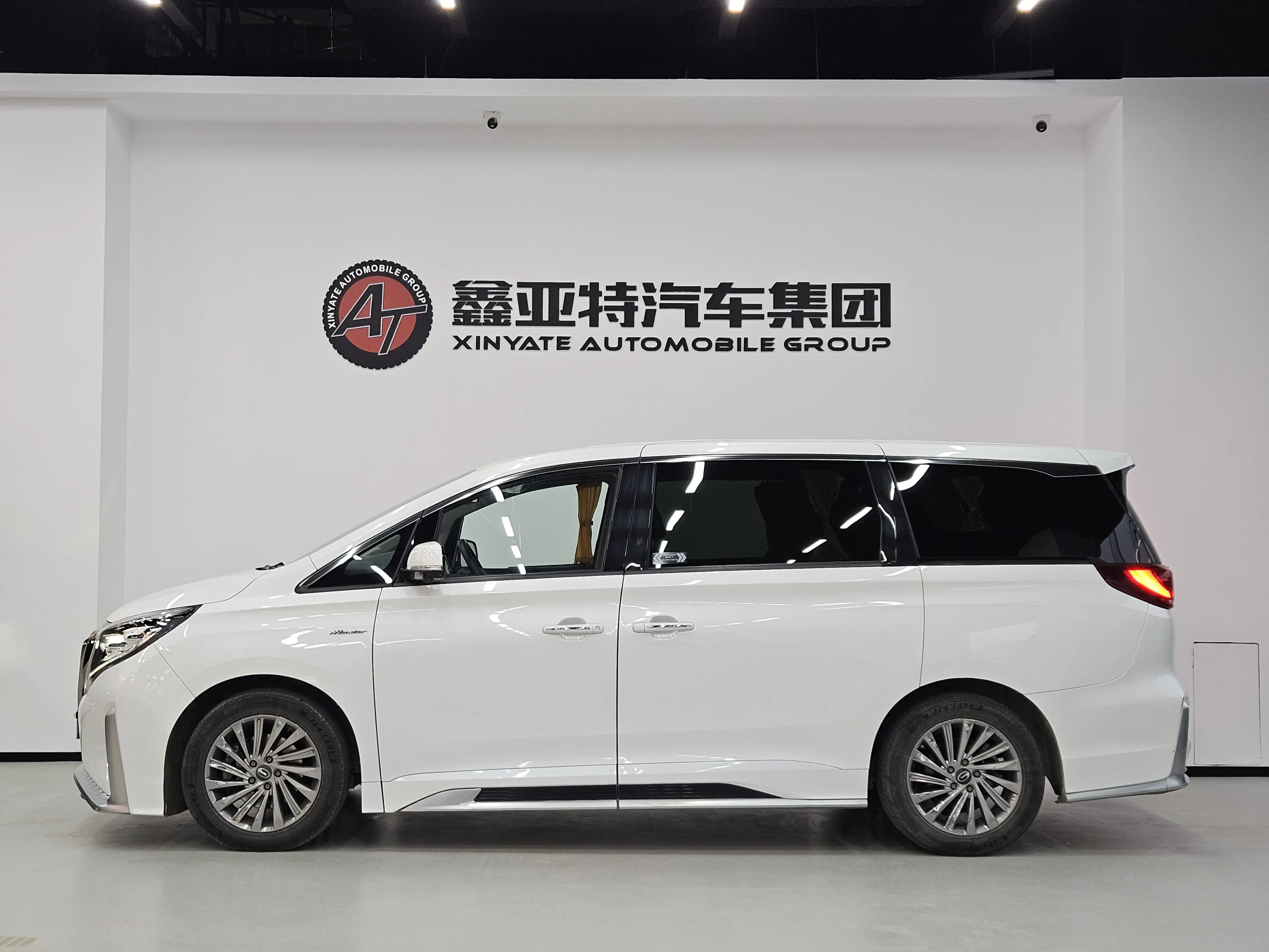 GAC Trumpchi M8  из Китая