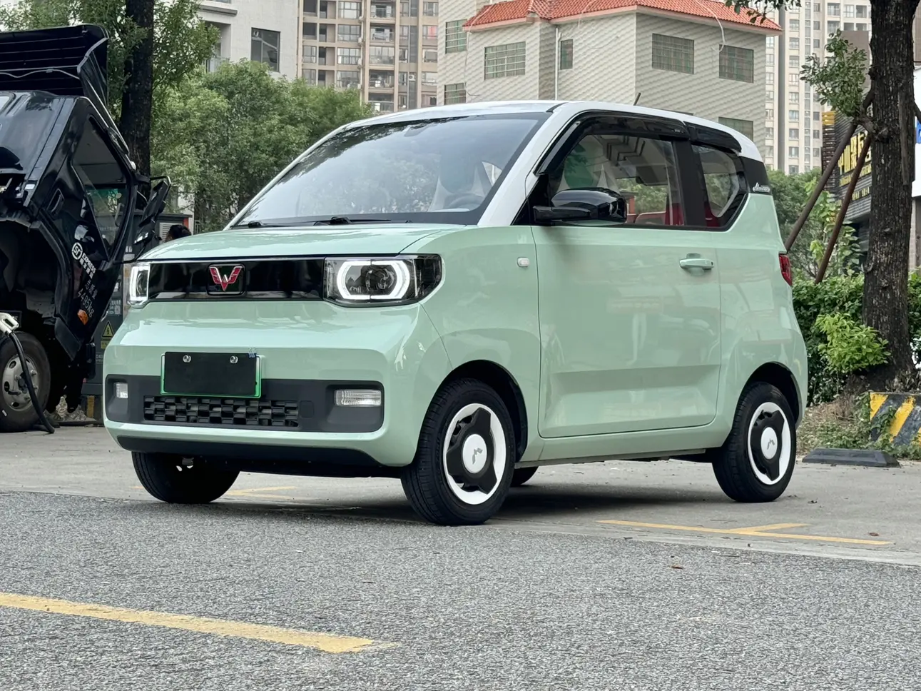 Wuling Hongguang MINIEV  из Китая