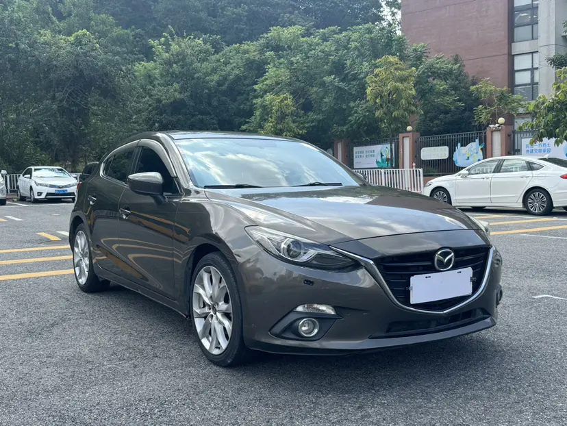Mazda 3 Angkesela