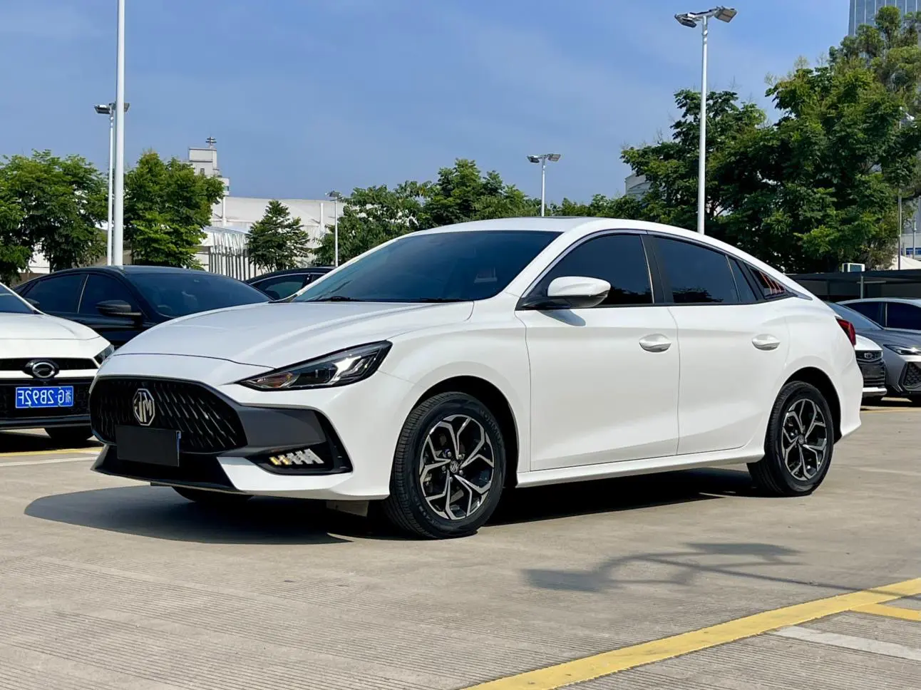 MG 5  из Китая