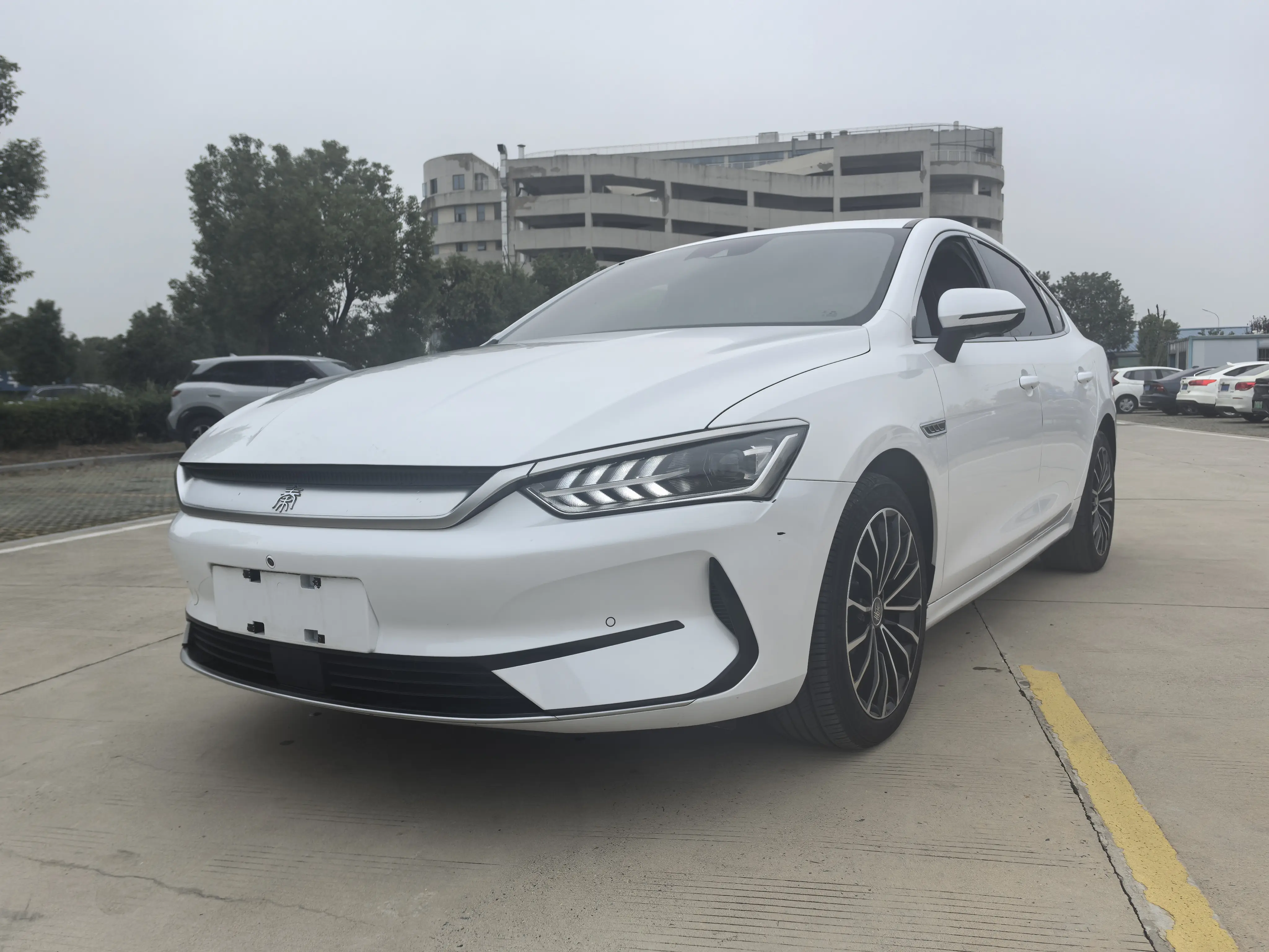 BYD Qin PLUS EV  из Китая