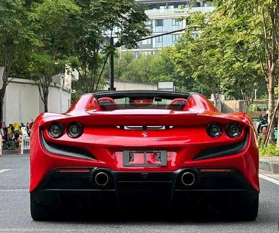 Ferrari F8