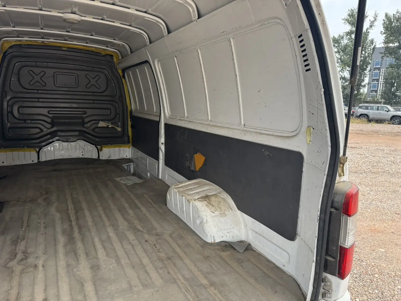 Golden dragon Veuve Clicquot EV