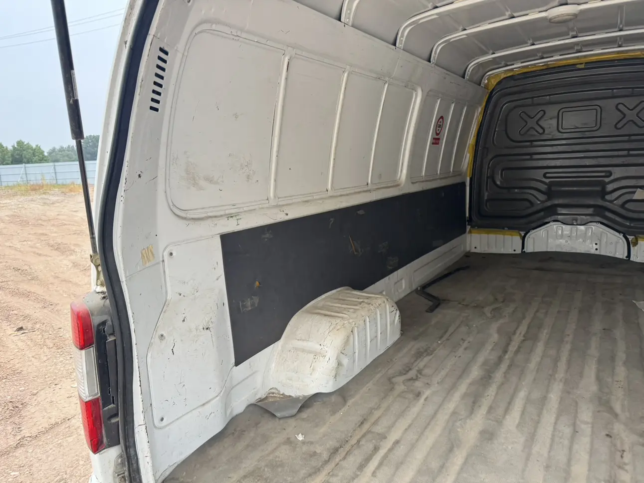 Golden dragon Veuve Clicquot EV