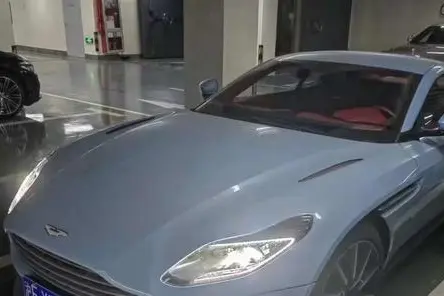 Aston Martin DB11
