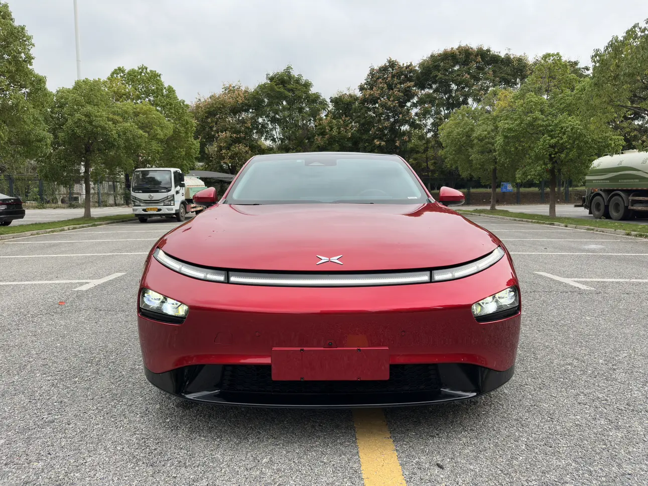 Xpeng P7  из Китая