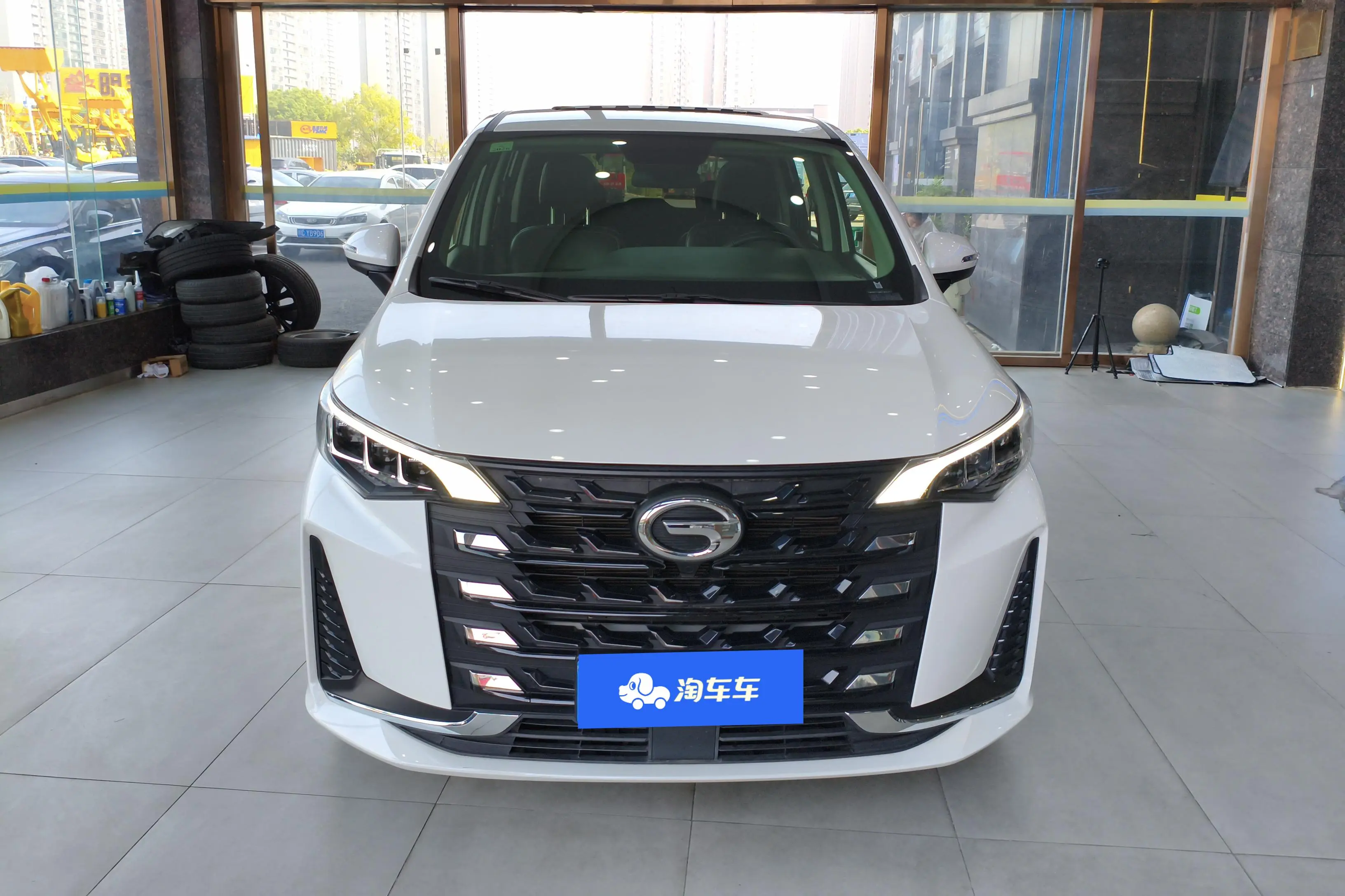 GAC Trumpchi M6  из Китая