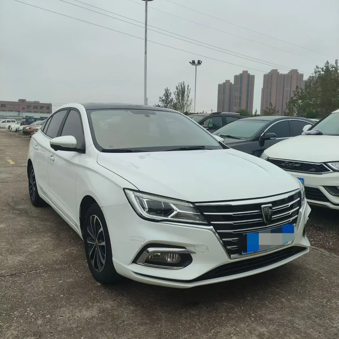 Roewe i5