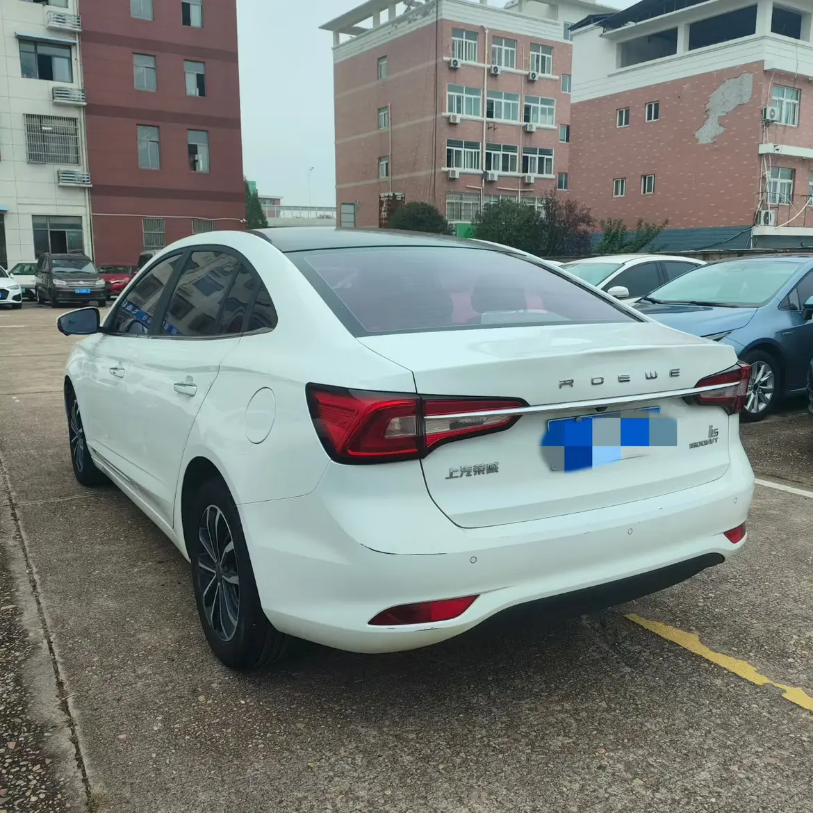 Roewe i5