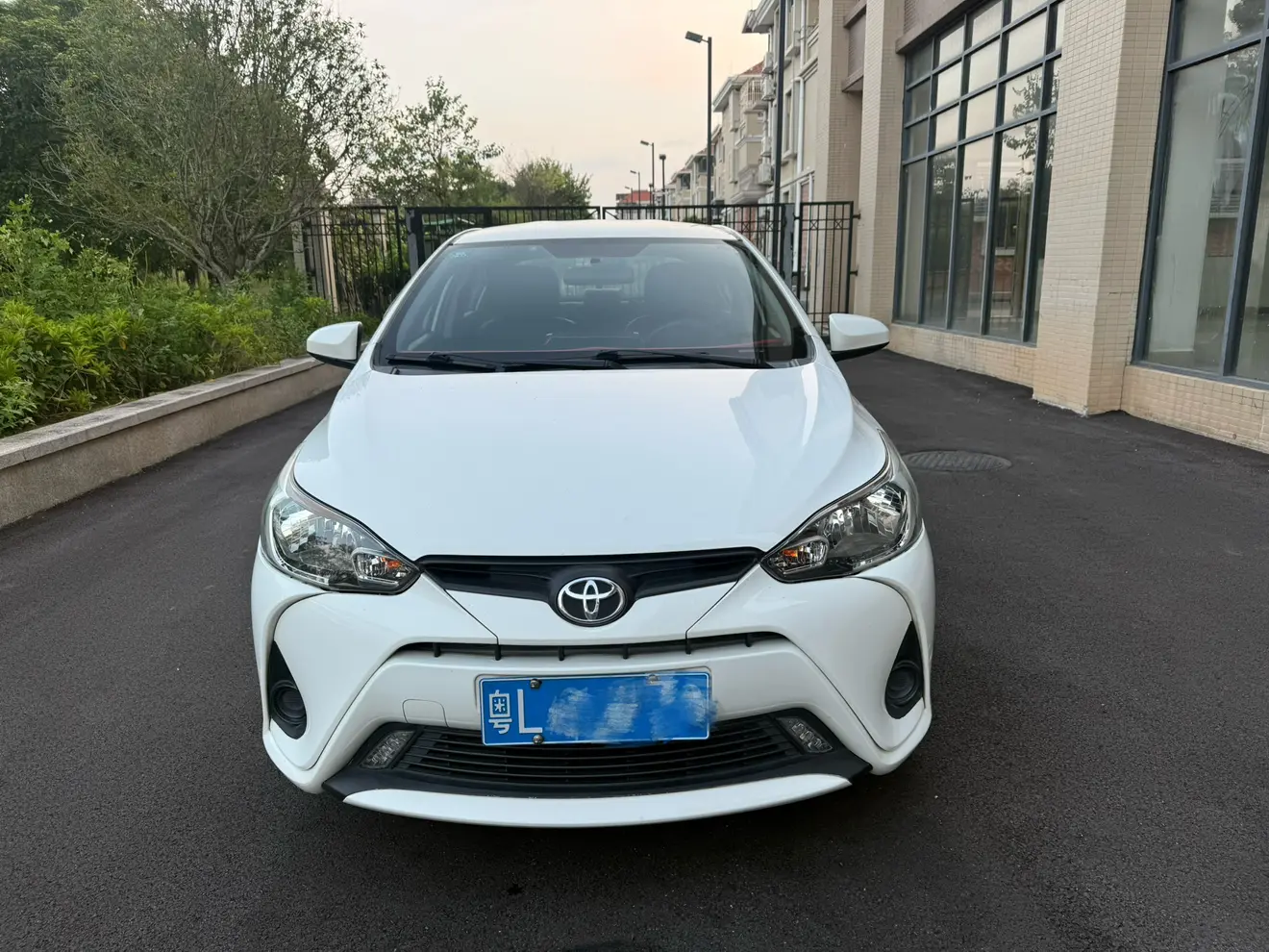 Toyota YARiS L Enjoy  из Китая