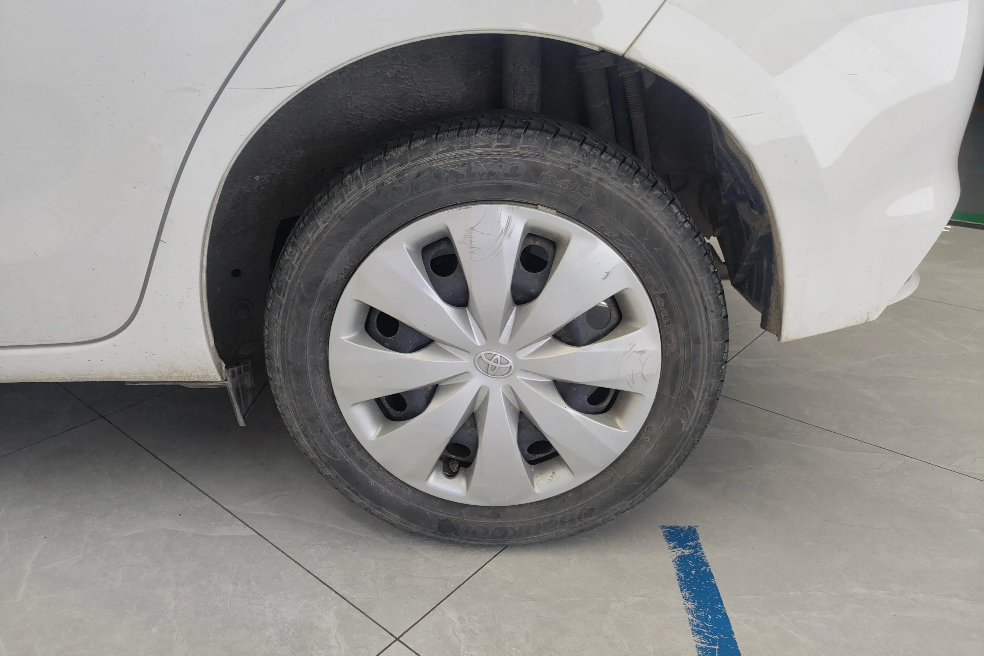 Toyota YARiS L to dazzle