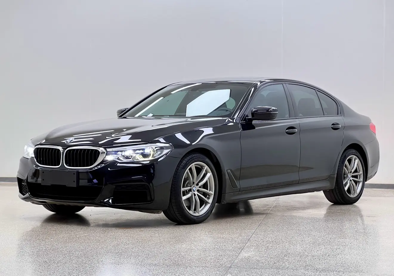 BMW 5 Series (imported)  из Китая