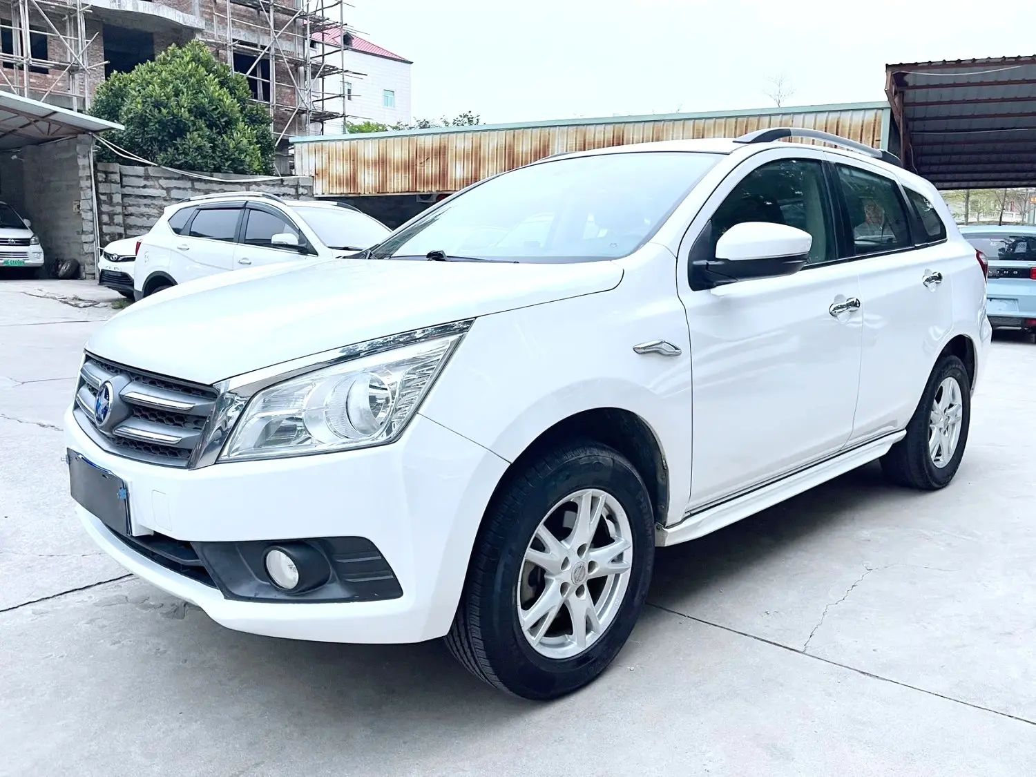 Kai Chen Venucia T70