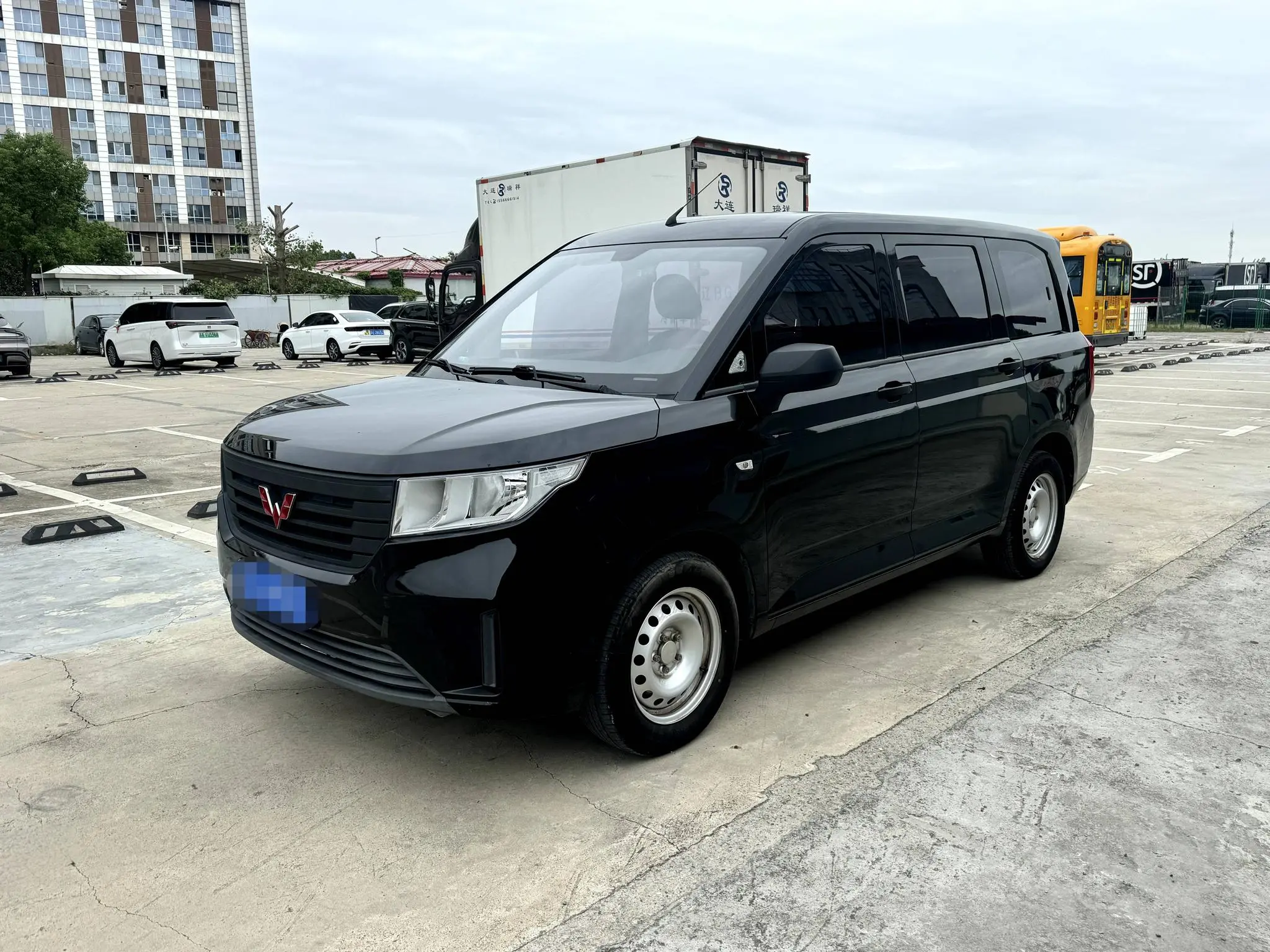 Wuling Hongguang PLUS  из Китая
