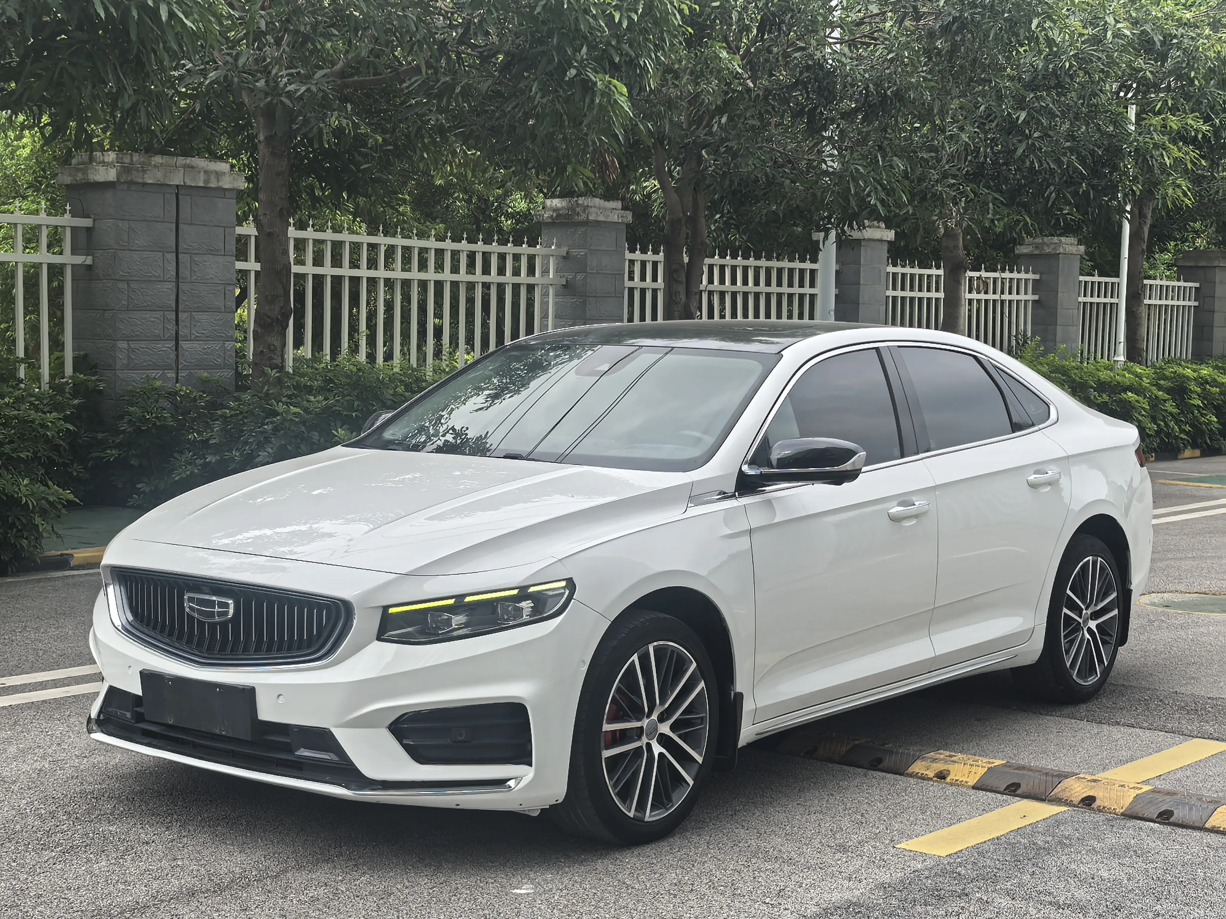 Geely Xing Rui  из Китая