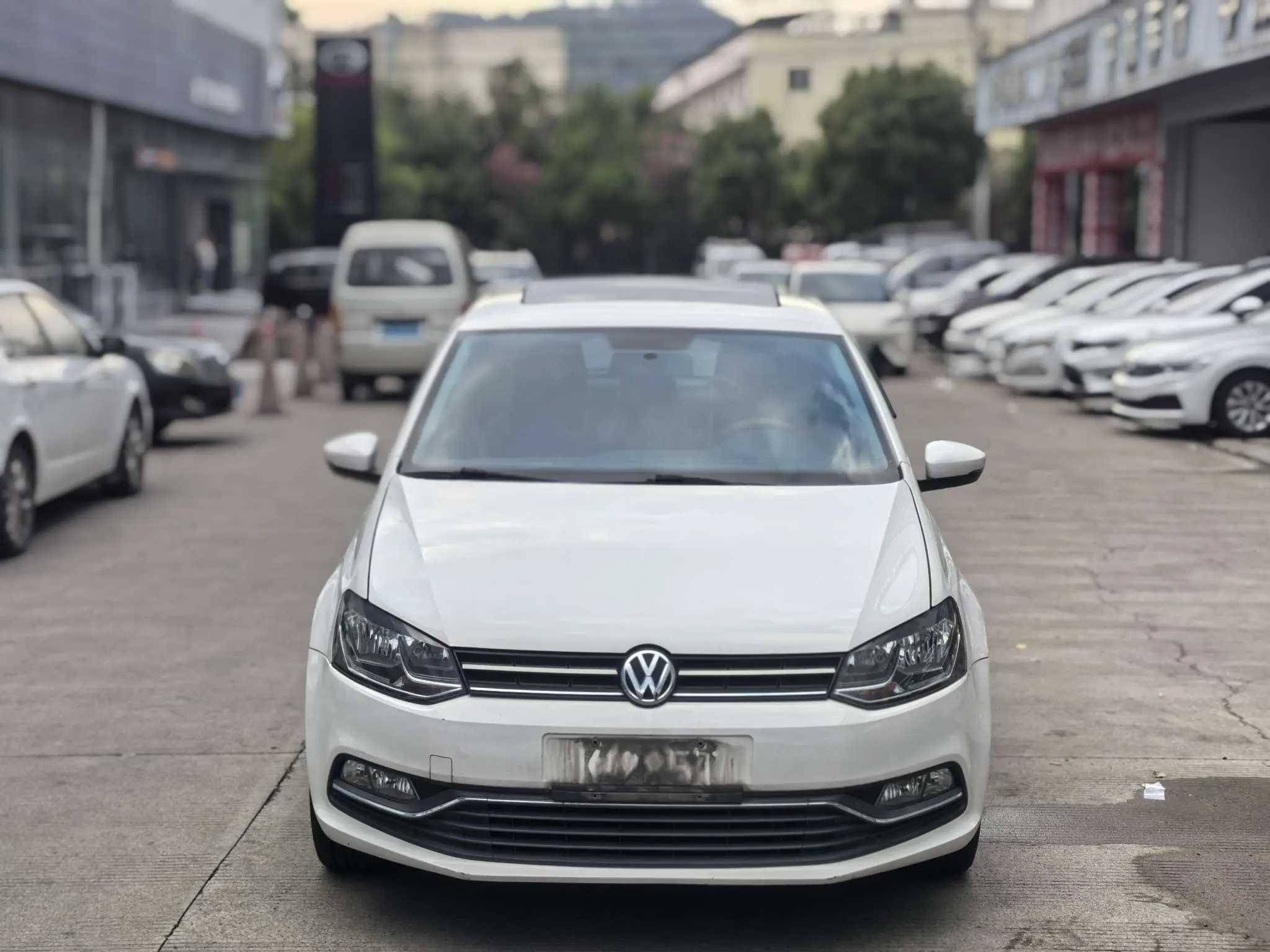 Volkswagen Polo  из Китая