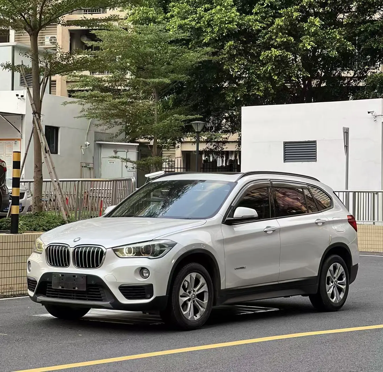 BMW X1  из Китая