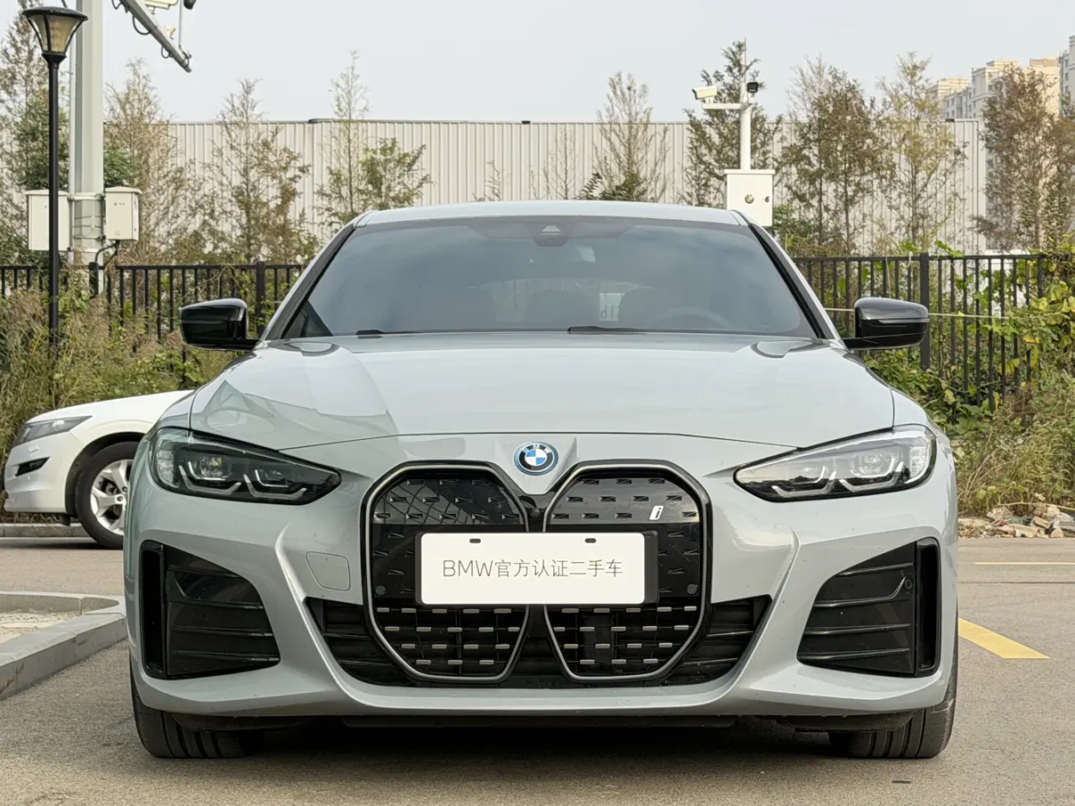 BMW i4