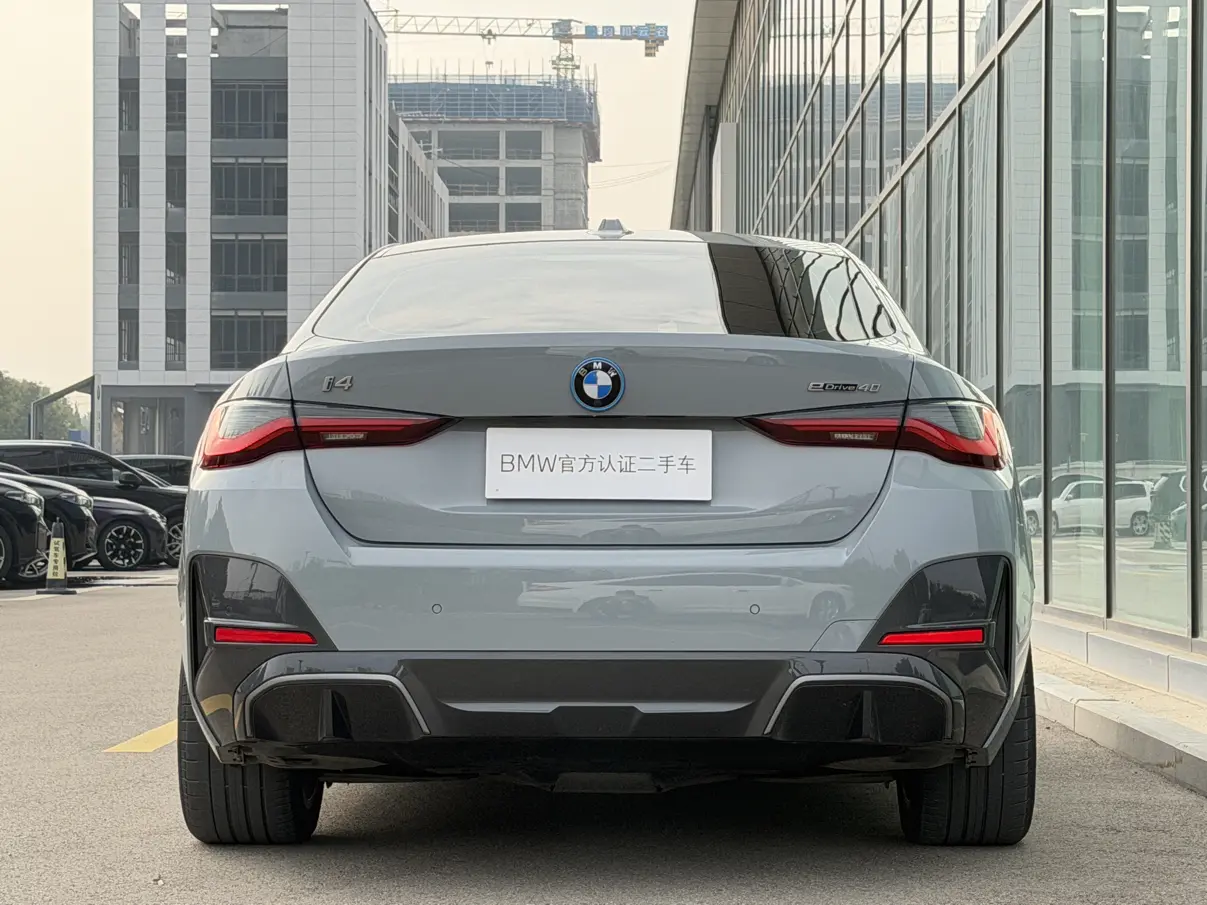 BMW i4