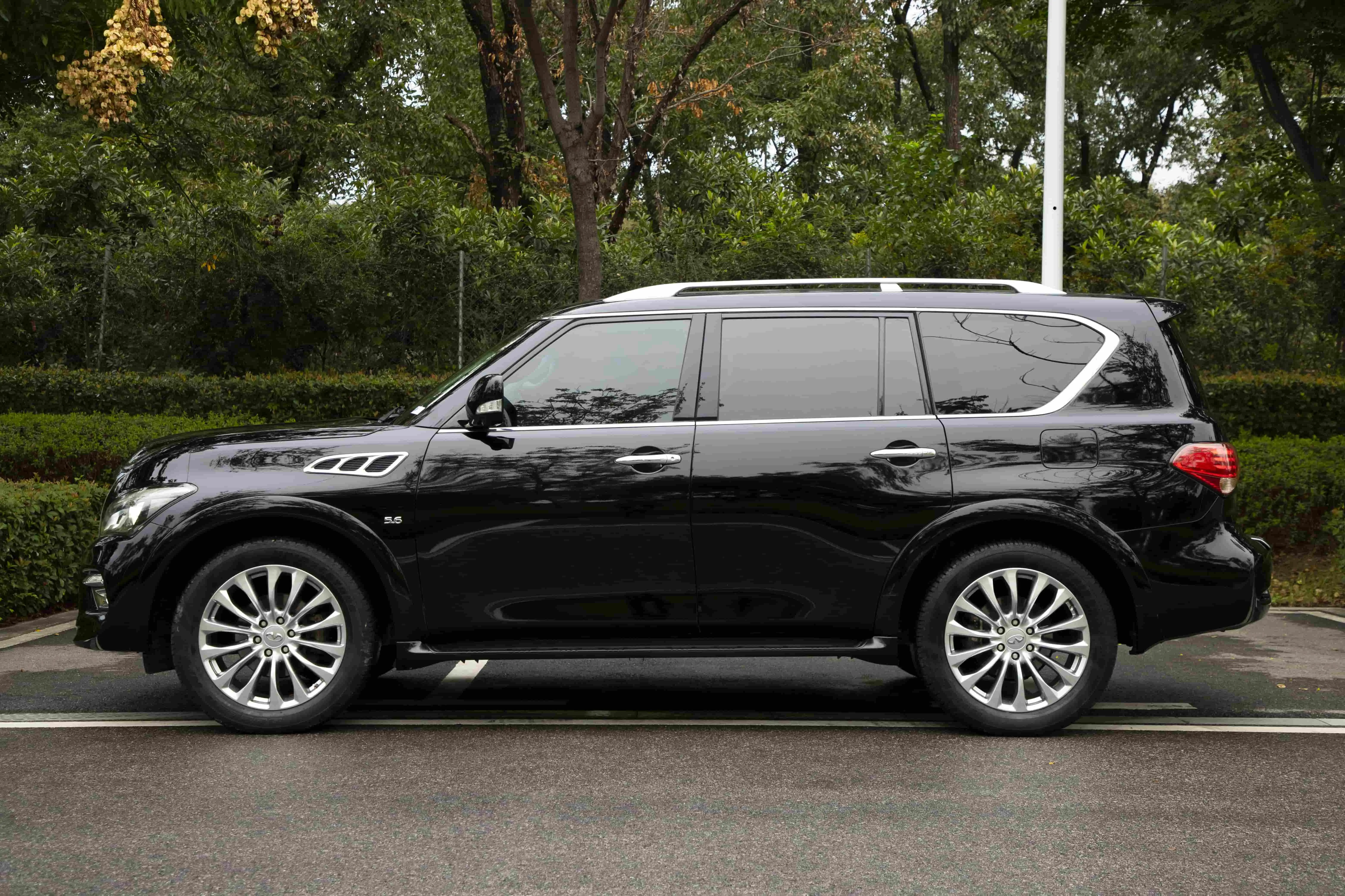 Infiniti QX80