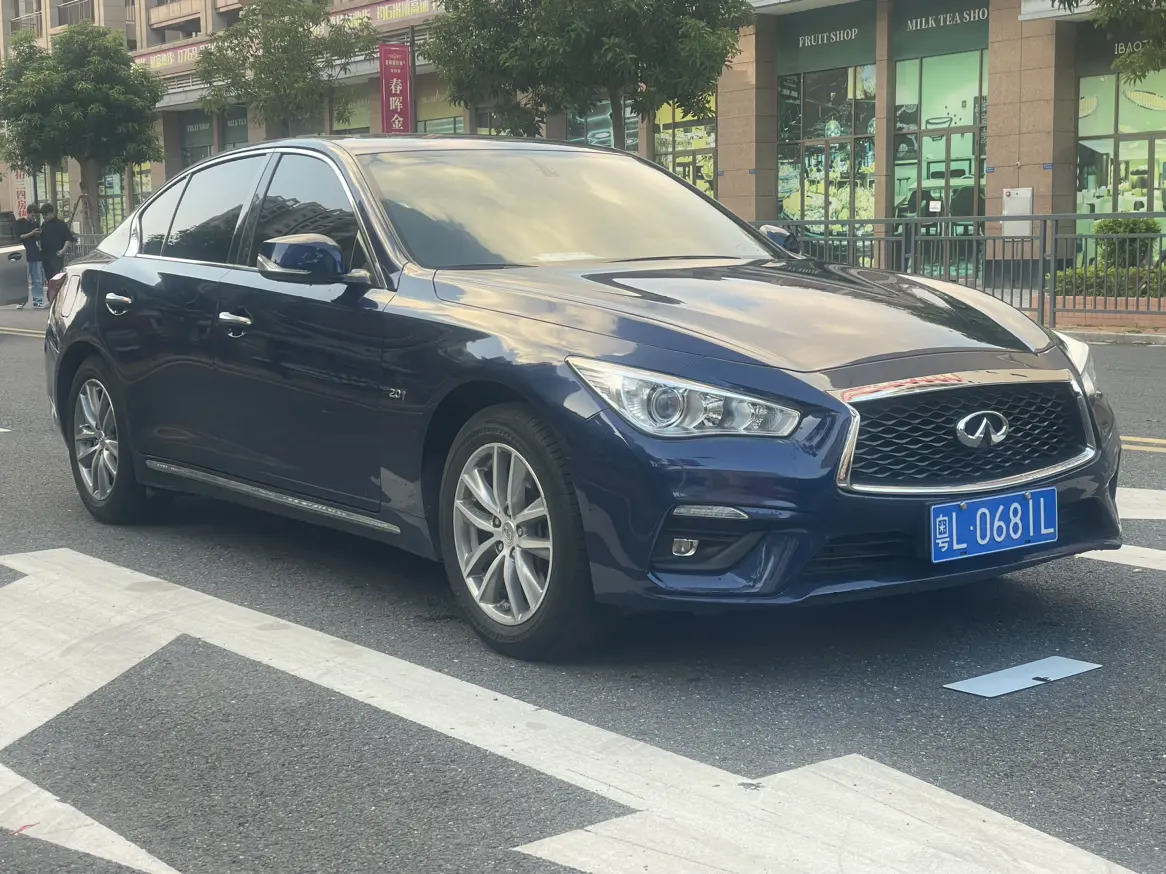 Infiniti Q50L