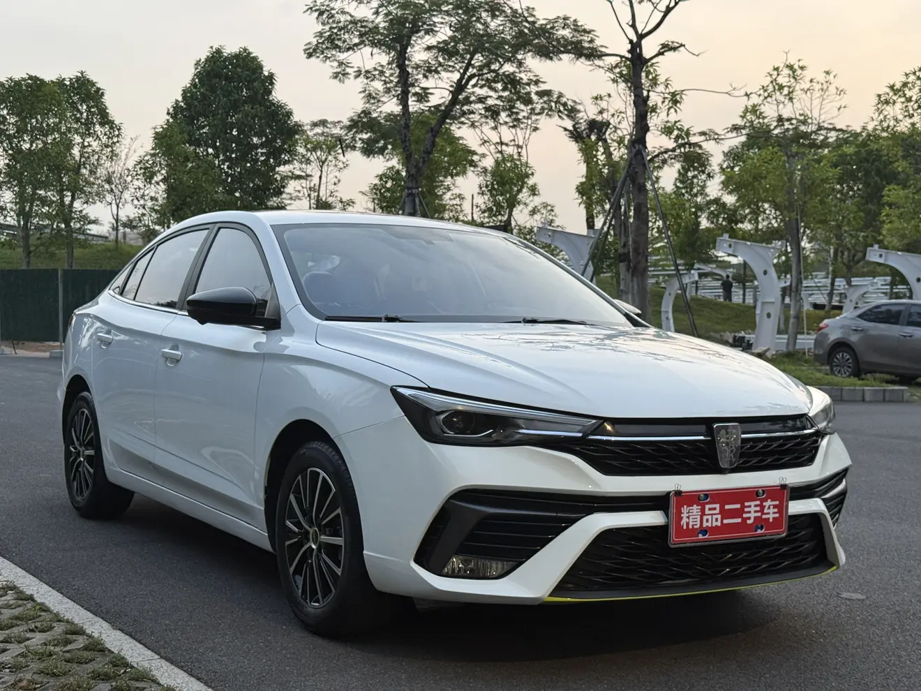 Roewe i5
