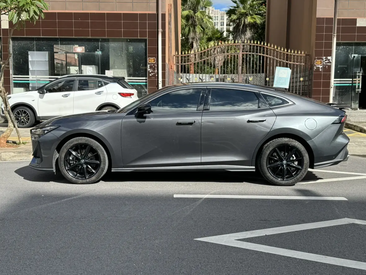 Changan UNI-V Smart Electric iDD