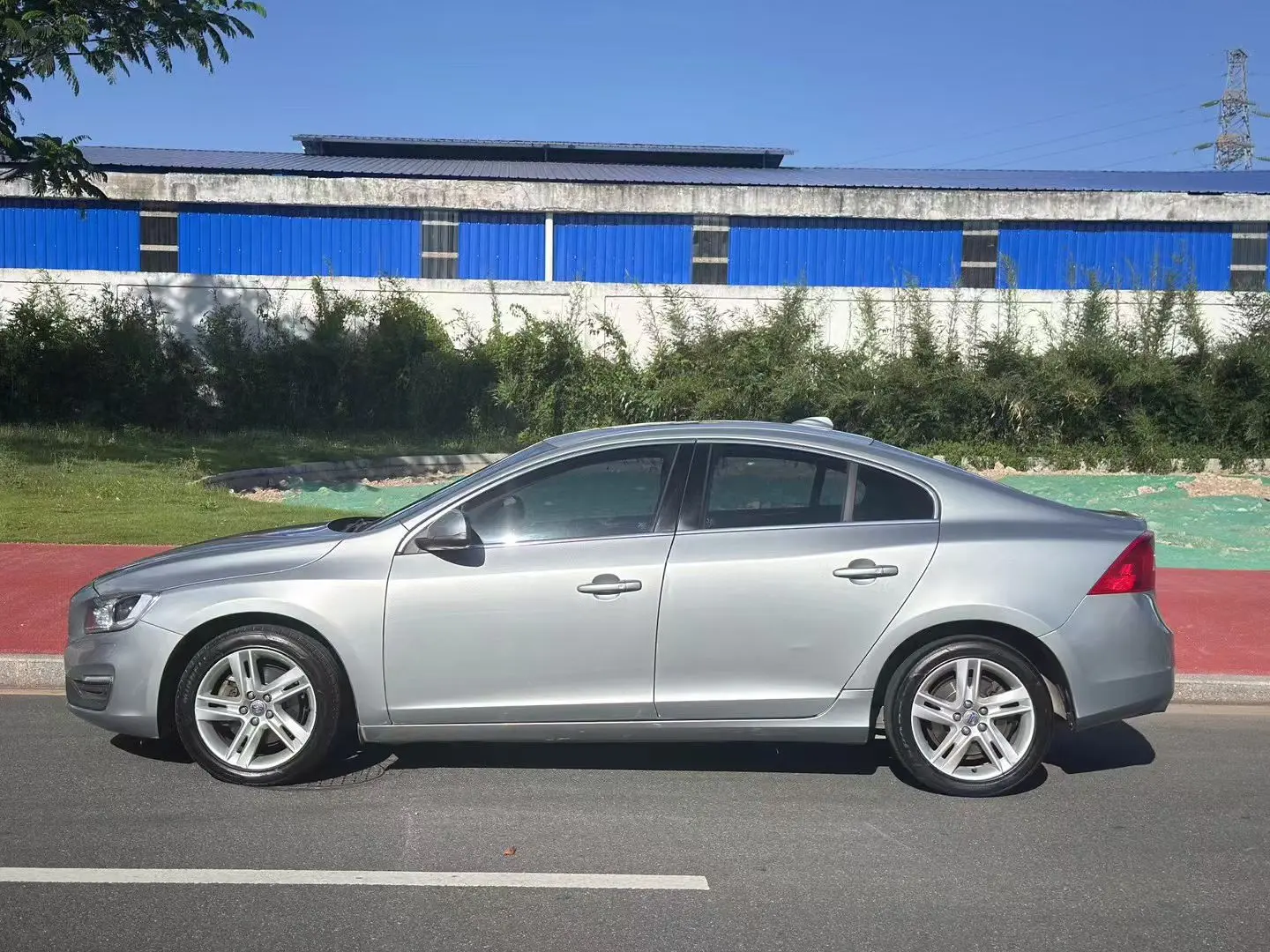 Volvo S60 (imported)