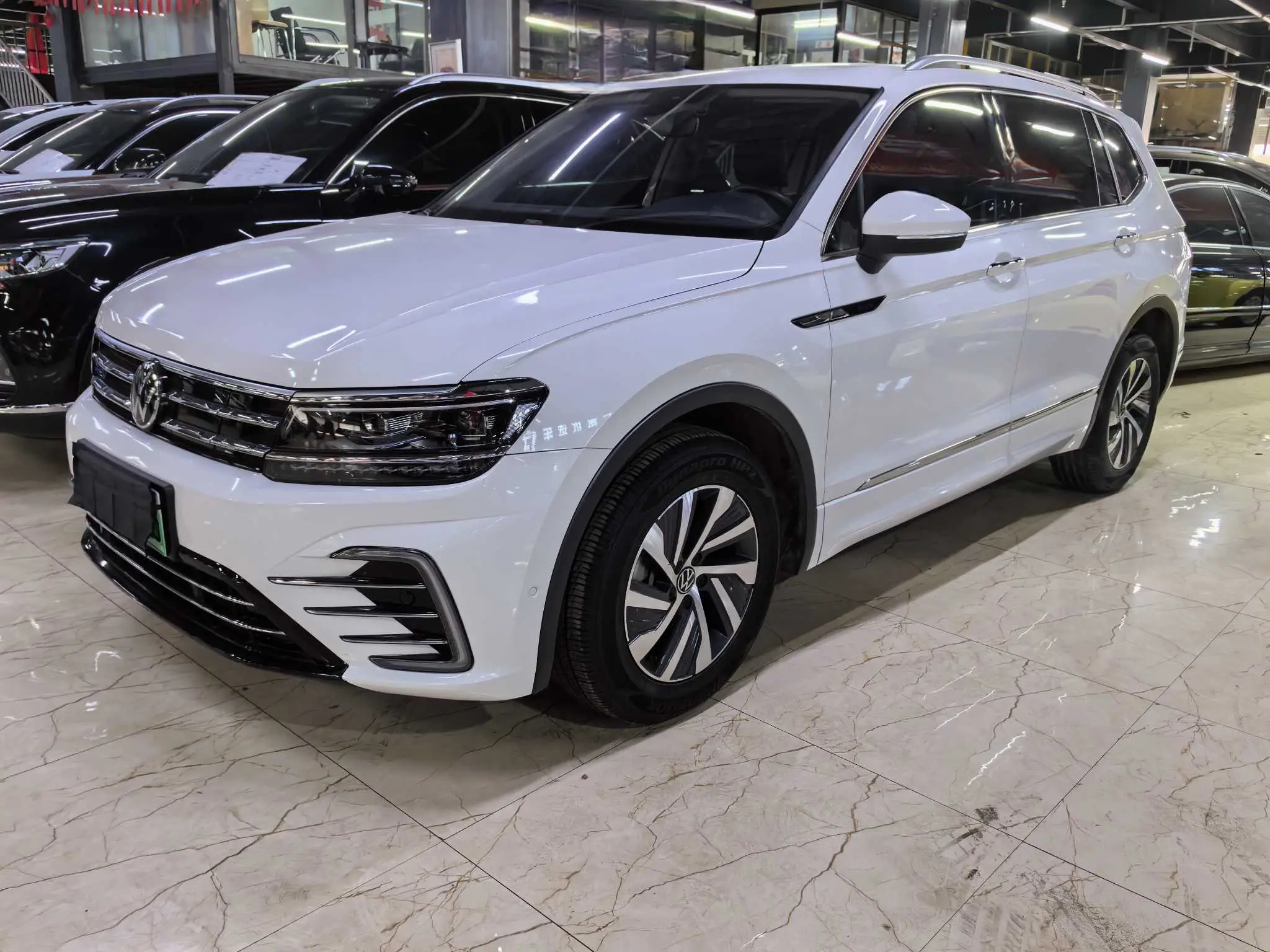 Volkswagen Tiguan L PHEV
