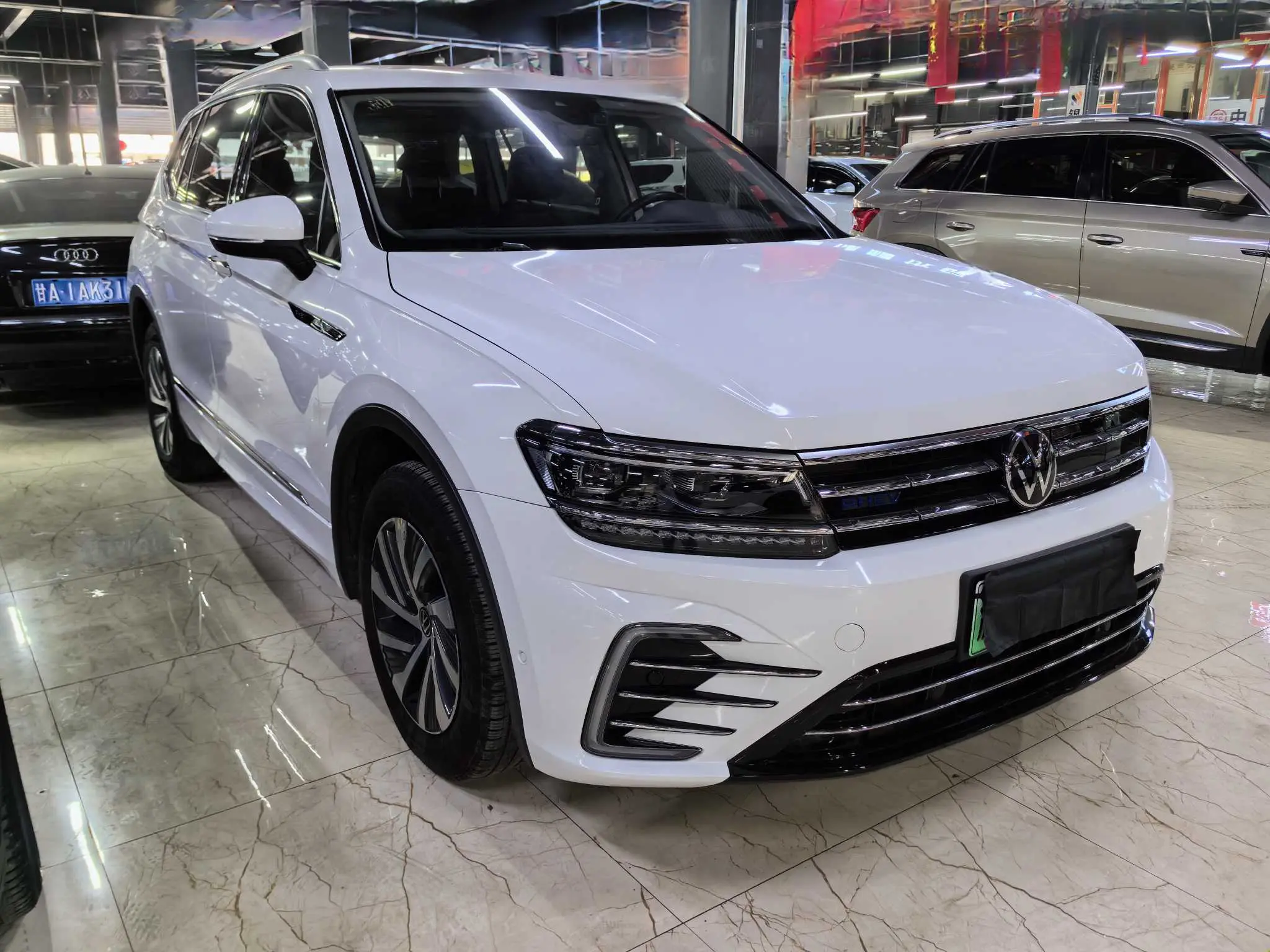 Volkswagen Tiguan L PHEV